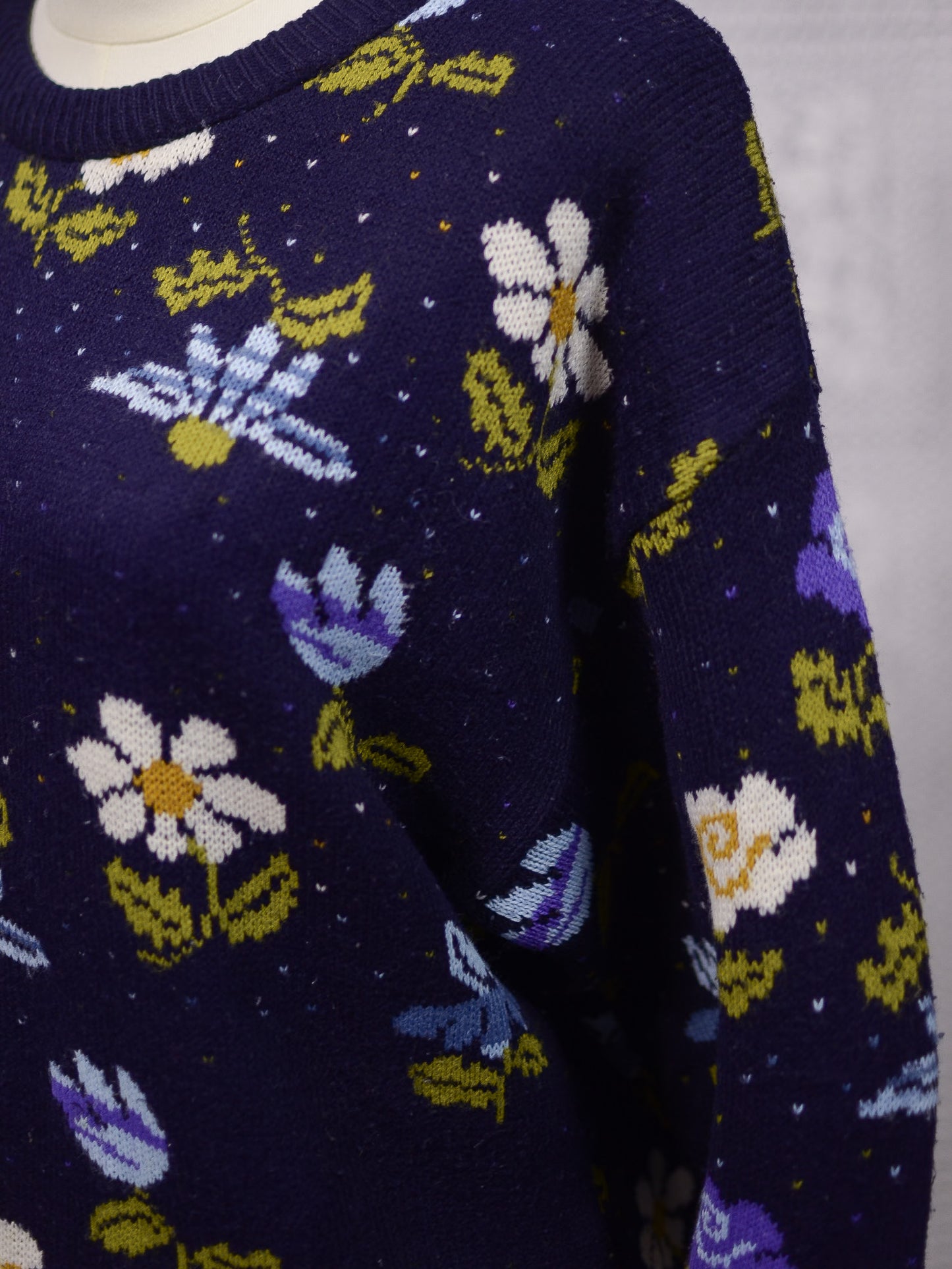 1980s navy blue, purple and white floral pattern jumper