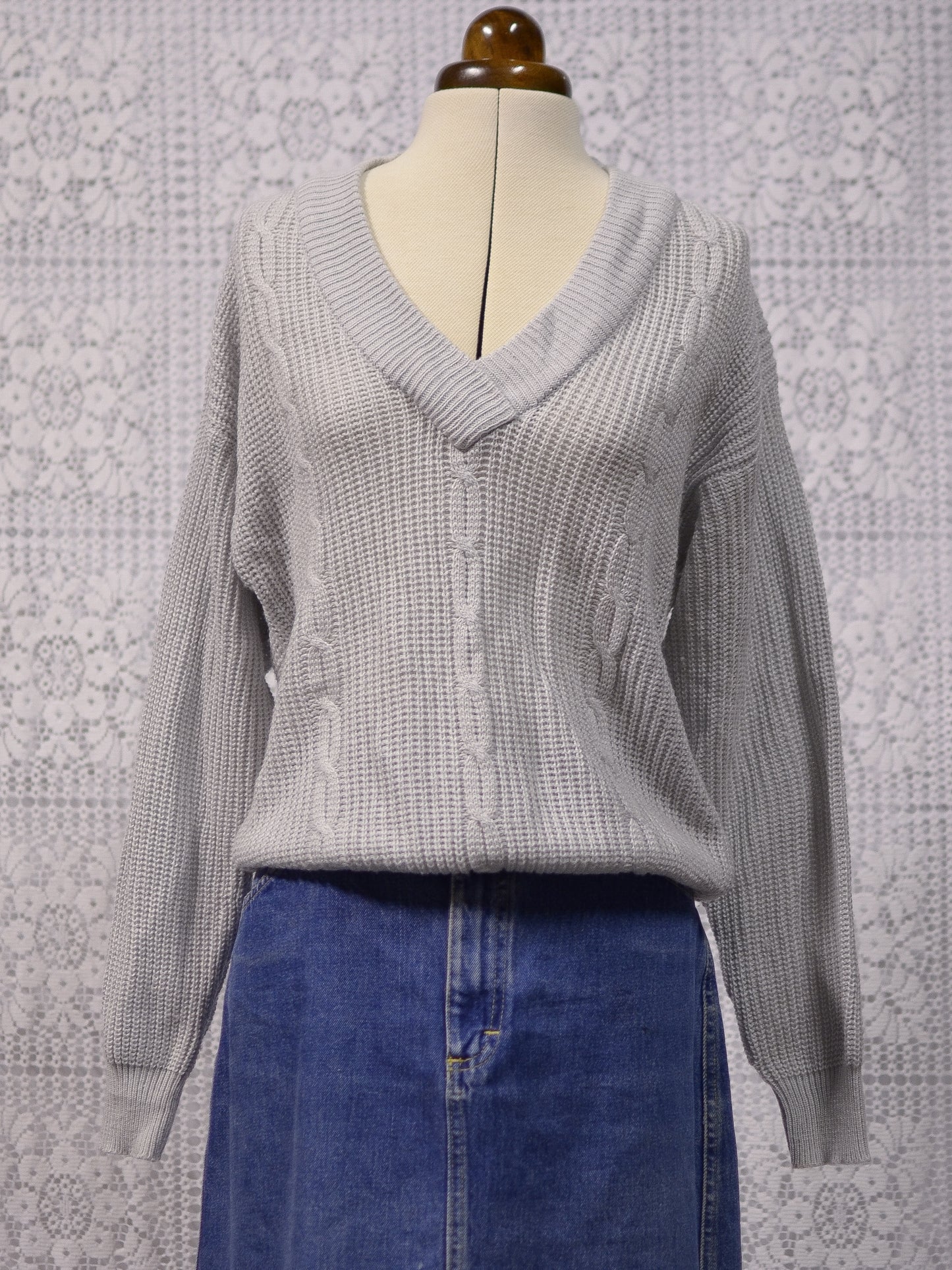 1980s C&A light grey cable knit v-neck jumper