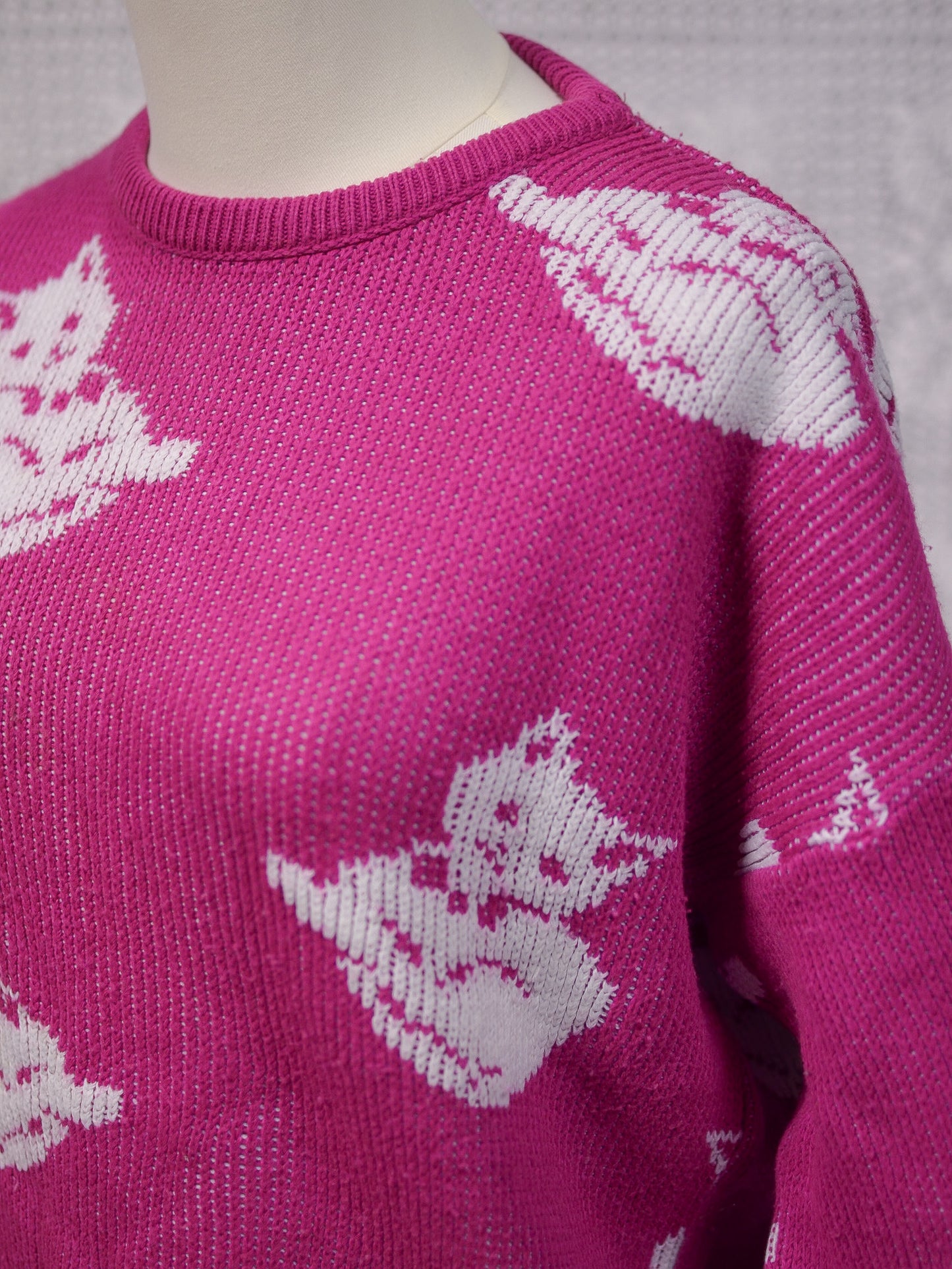 1980s pink and white cat jumper