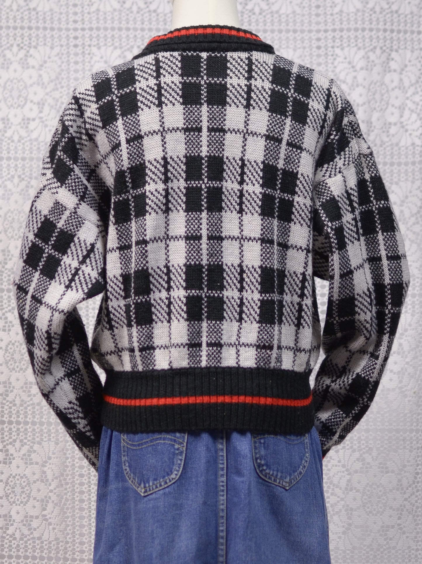 Y2K Liz Claiborne black, white and red tartan cropped collared jumper