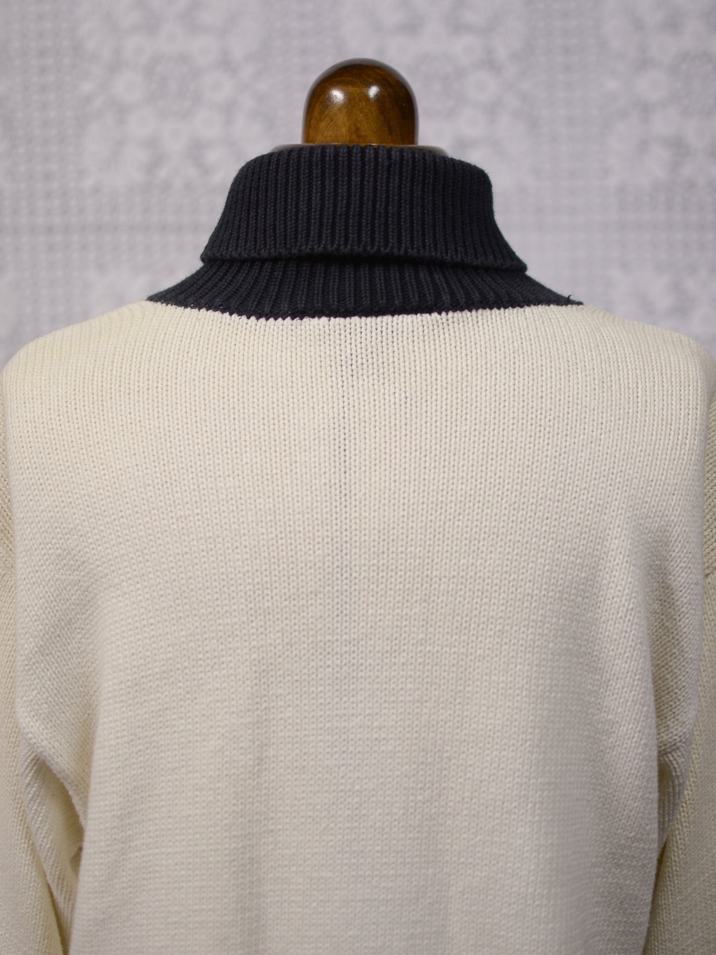 1980s Liz Claiborne black and white skyscraper pattern colour block cotton jumper