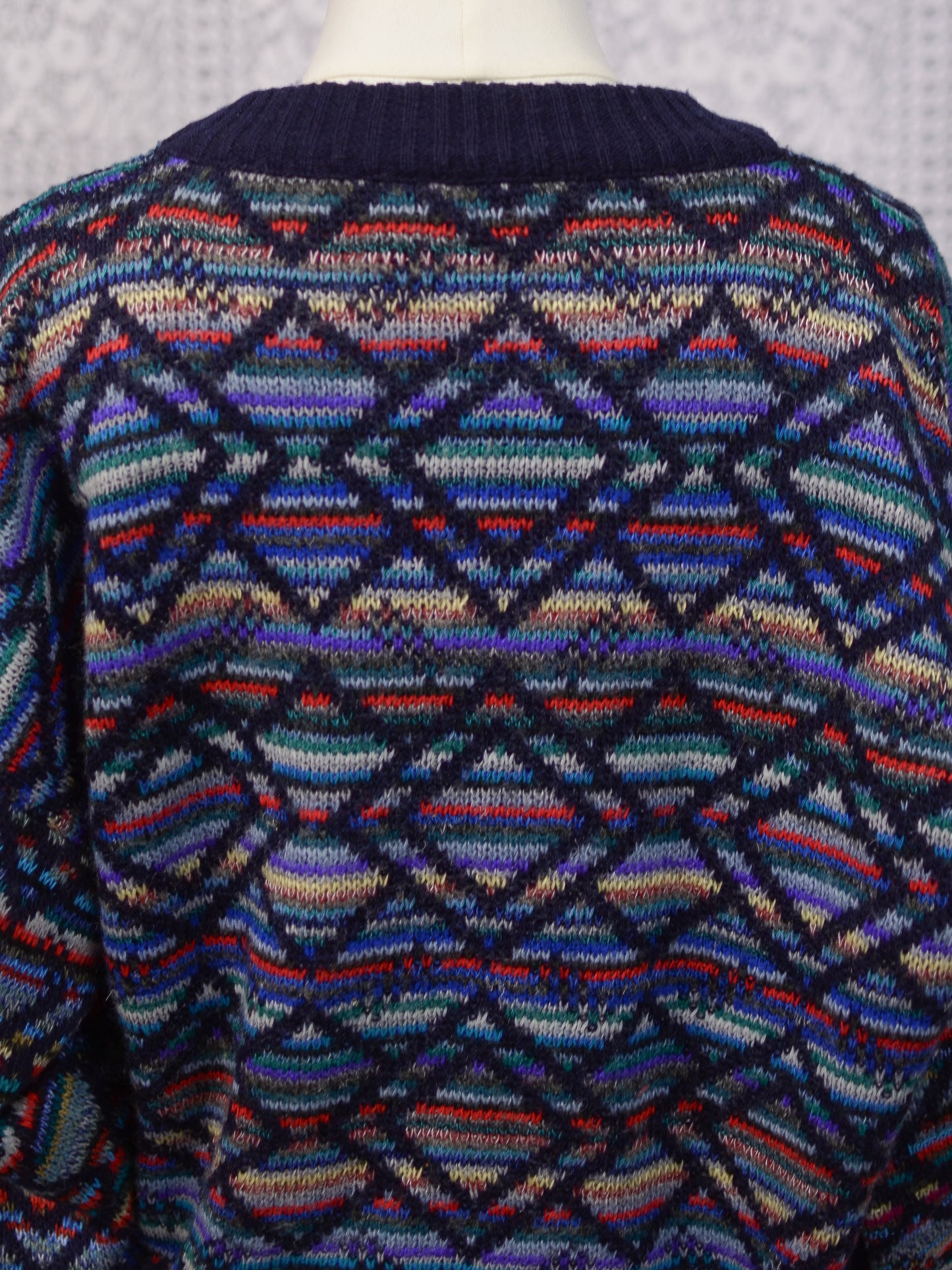 1990s Italian navy blue rainbow geometric pattern jumper