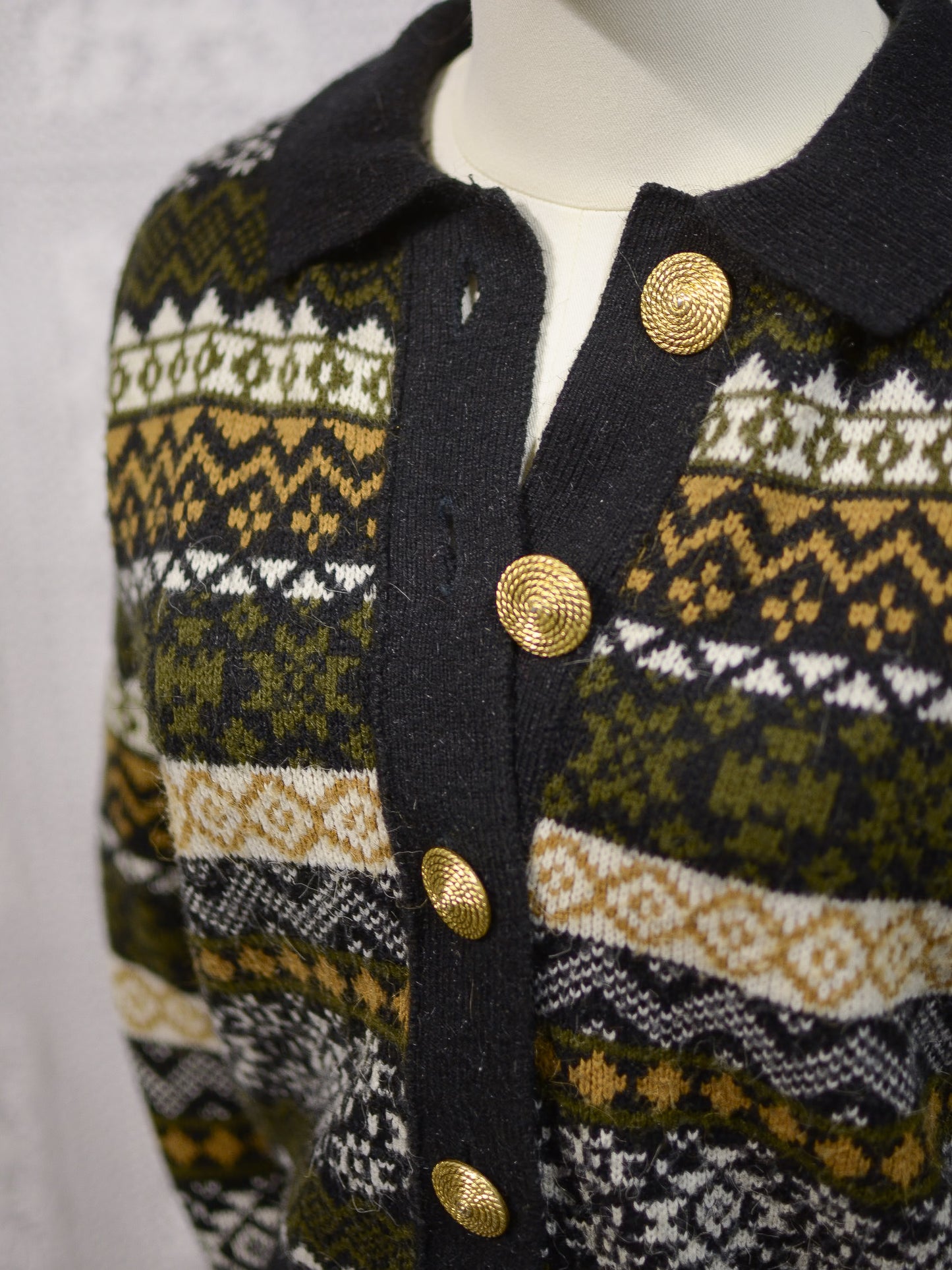 1980s C&A Yessica black, green and brown patterned stripe collared cardigan with gold buttons