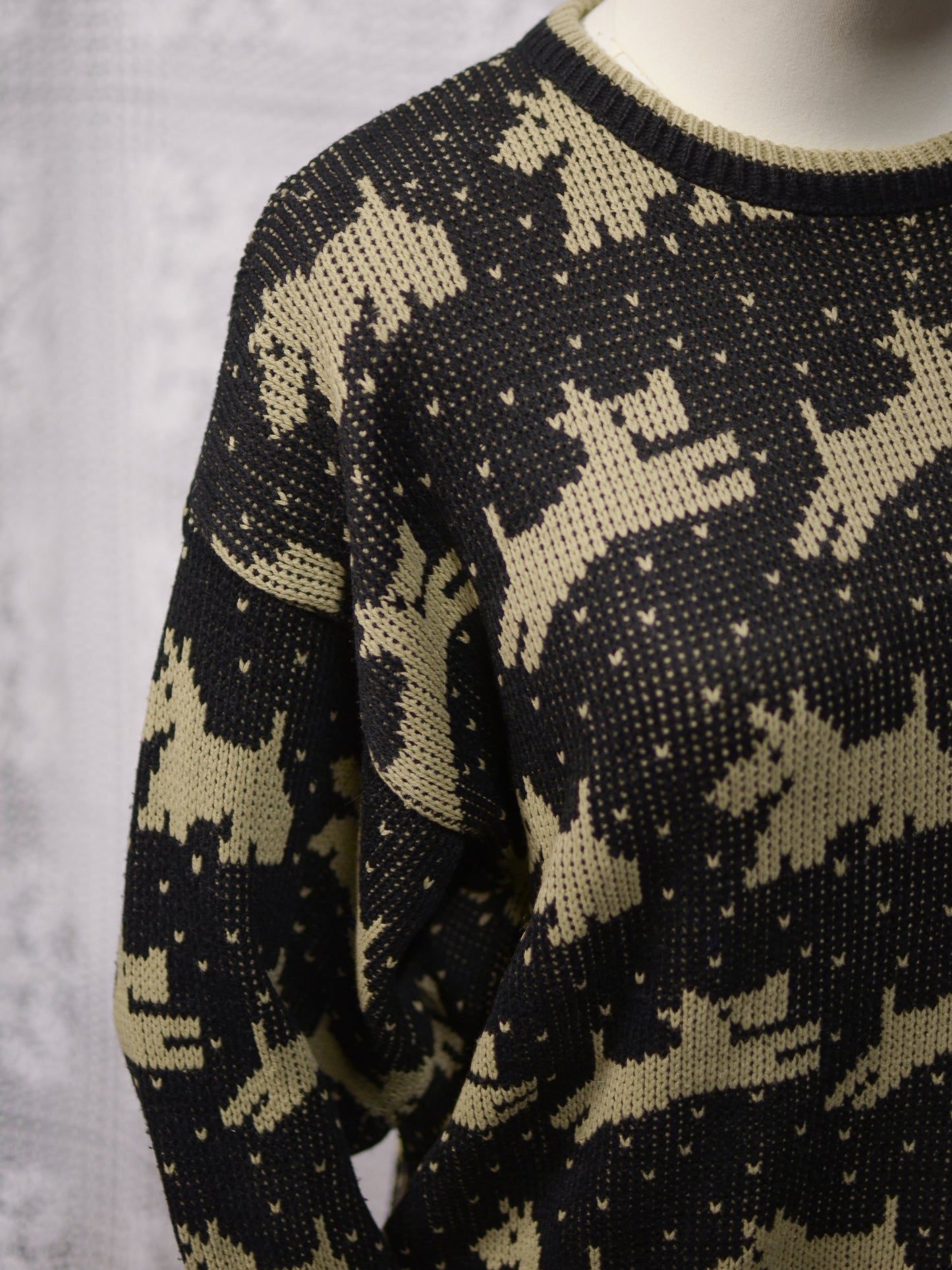 1980s black and brown scottie dog pattern novelty jumper