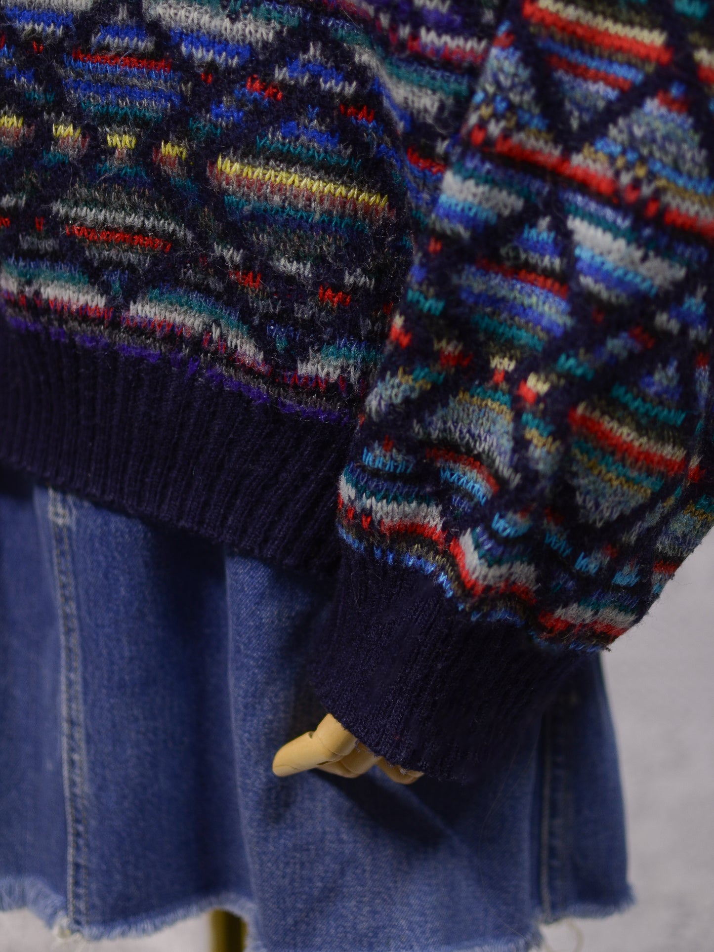 1990s Italian navy blue rainbow geometric pattern jumper
