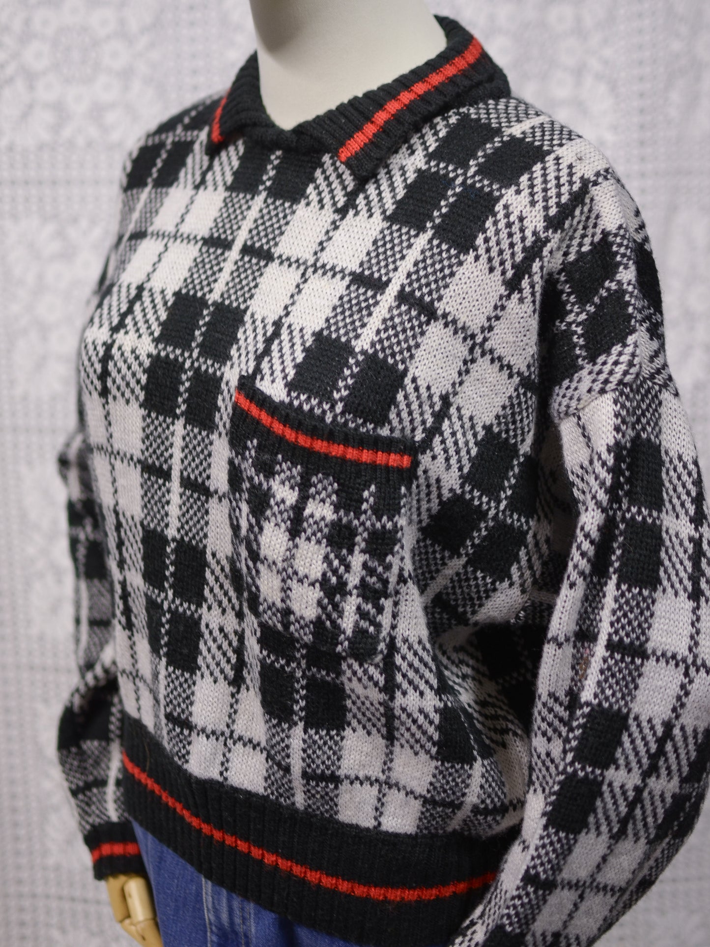 Y2K Liz Claiborne black, white and red tartan cropped collared jumper