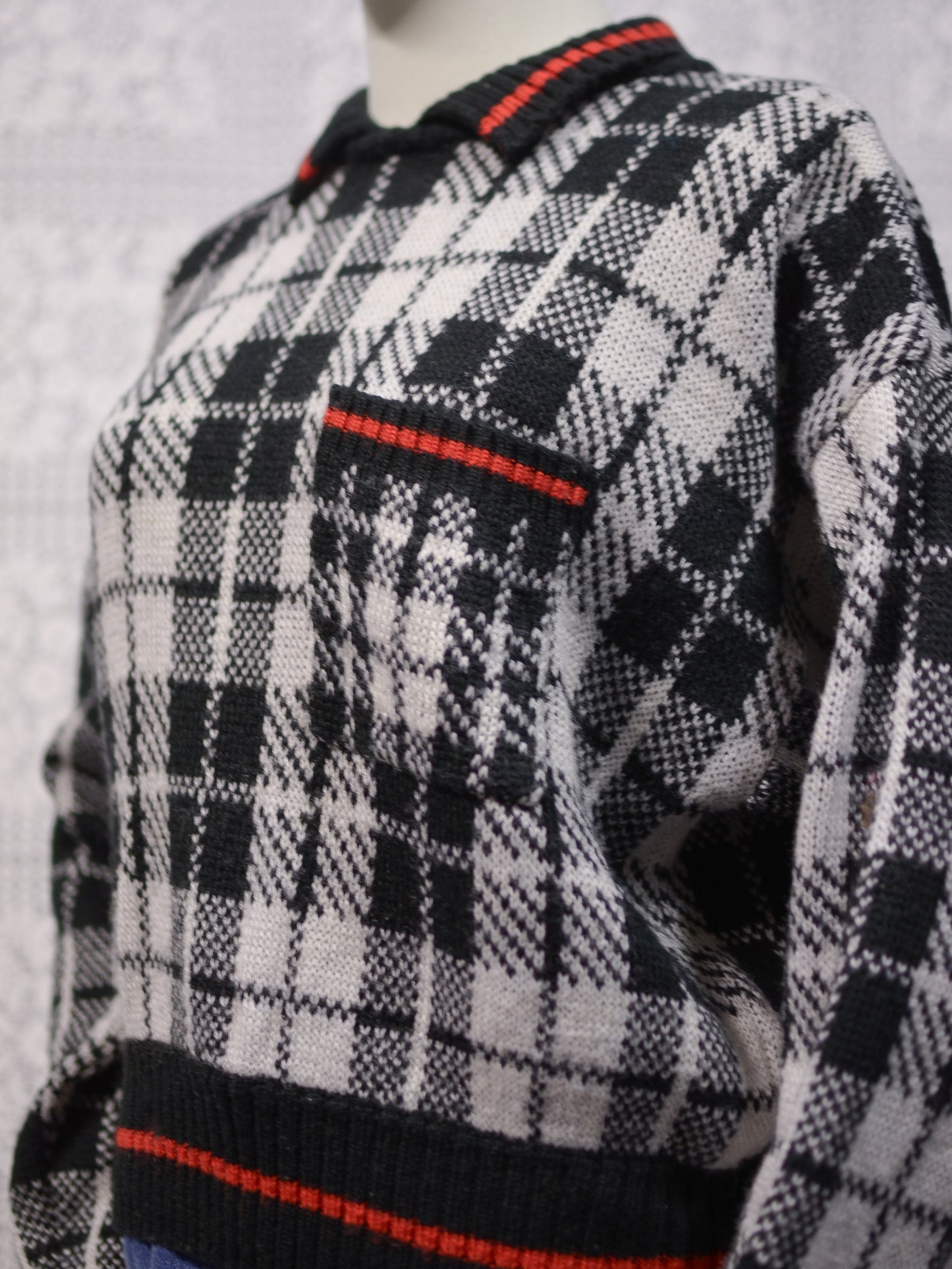 Y2K Liz Claiborne black, white and red tartan cropped collared jumper