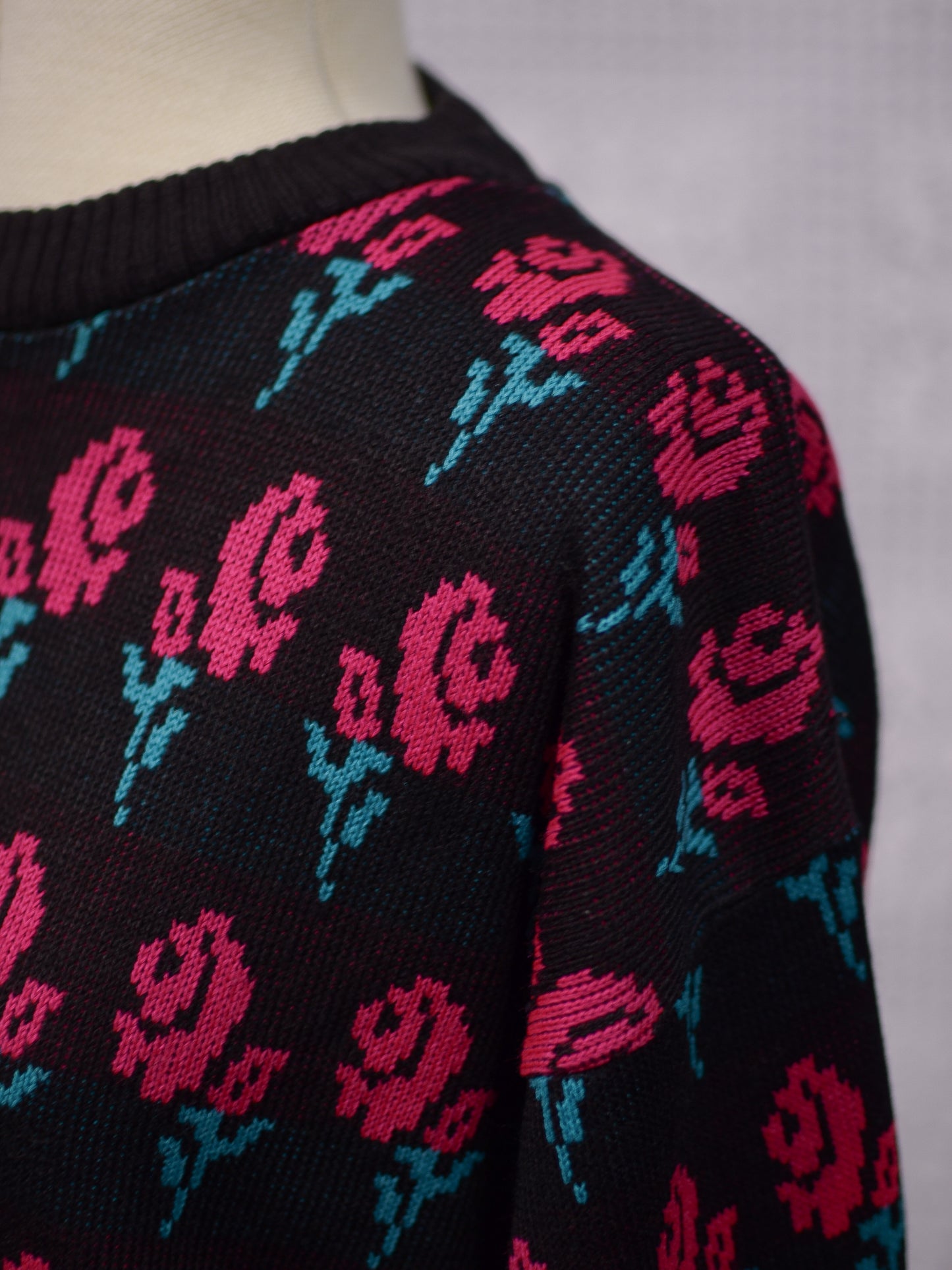 1980s black, hot pink and green rose print 3/4 length sleeve jumper