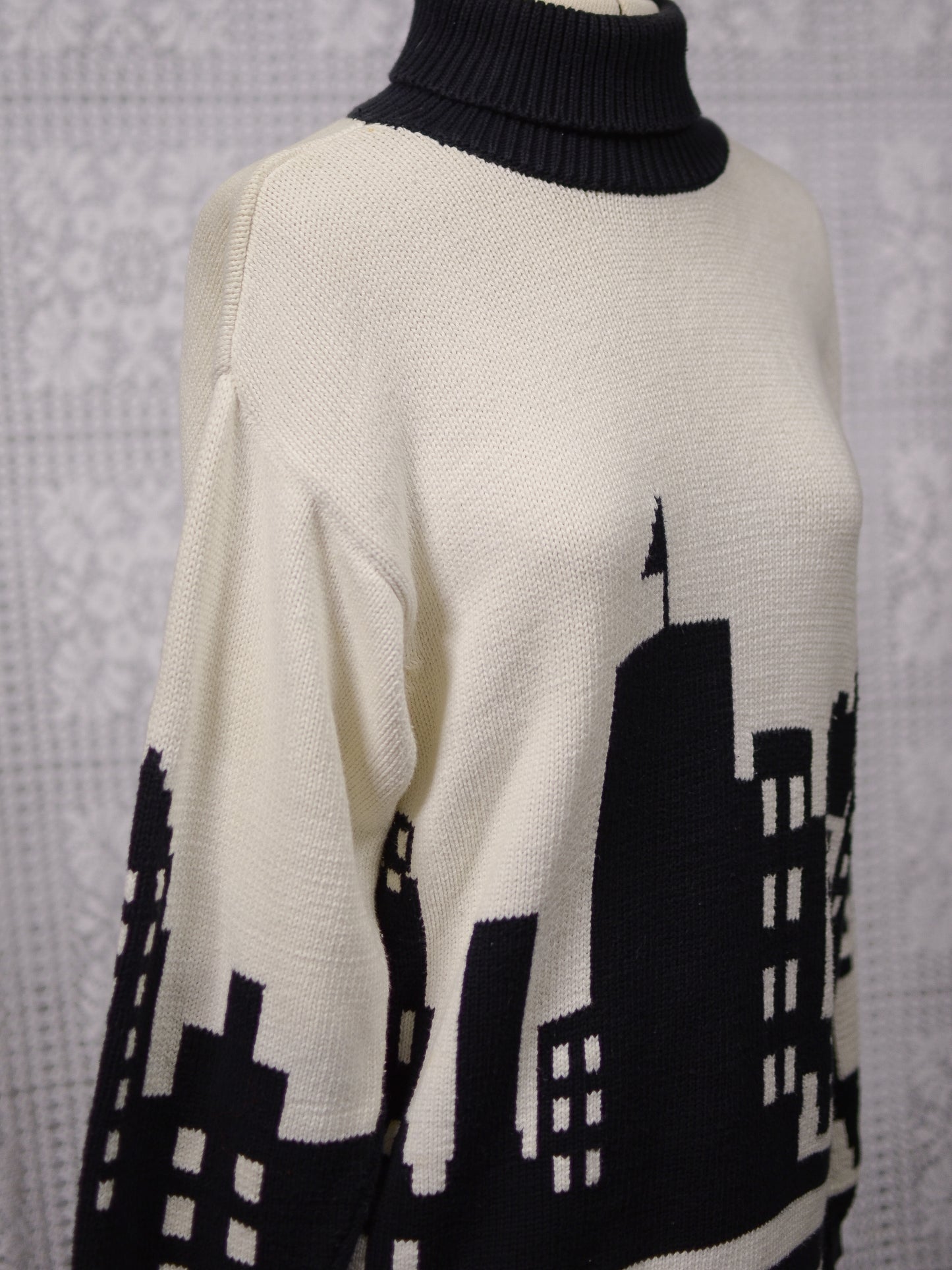 1980s Liz Claiborne black and white skyscraper pattern colour block cotton jumper