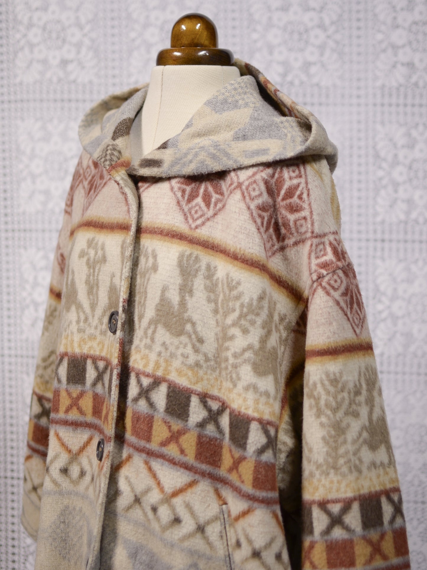 Y2K C&A retro style cream and brown festive reindeer snowflake pattern hooded coat