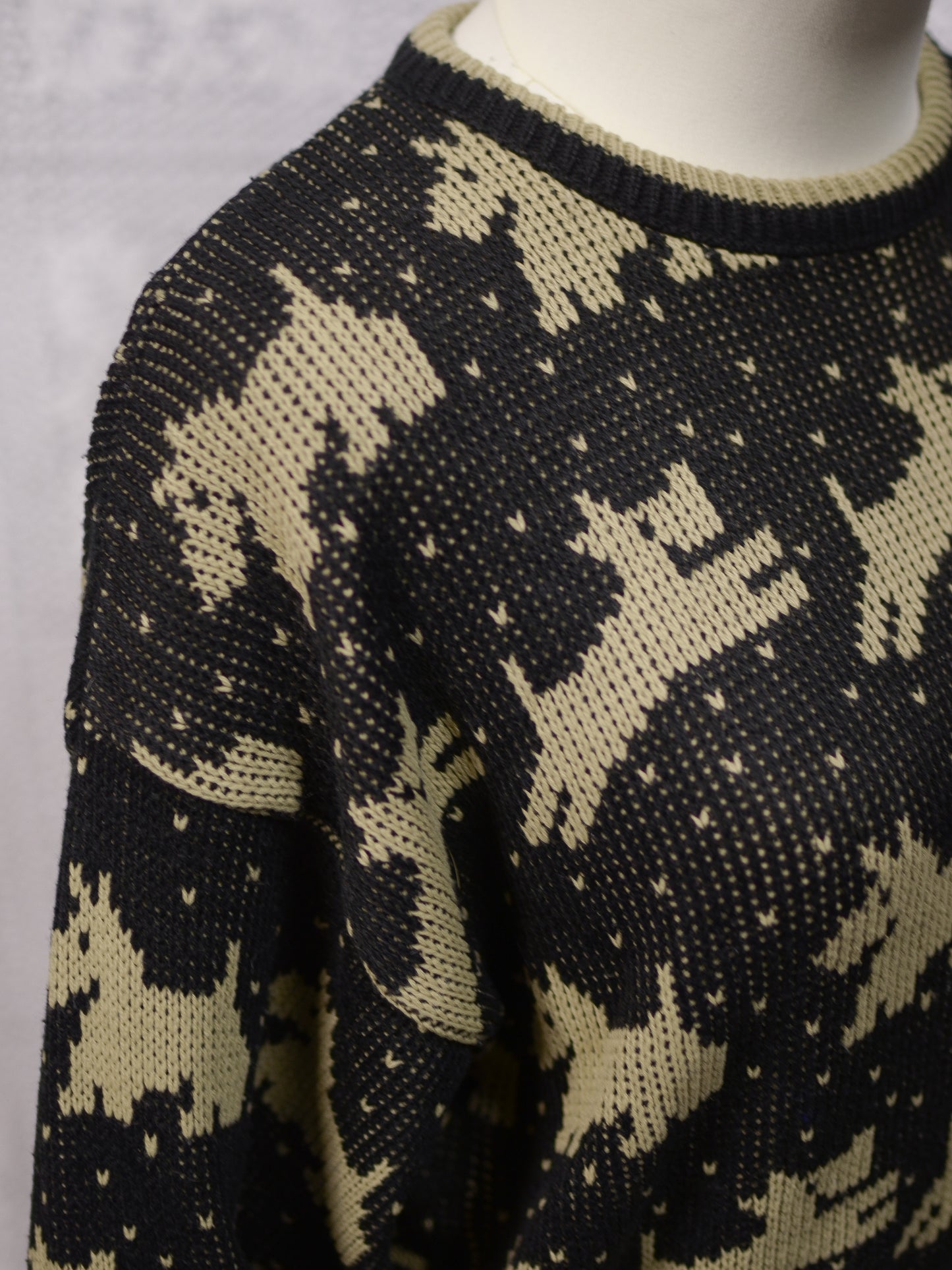 1980s black and brown scottie dog pattern novelty jumper