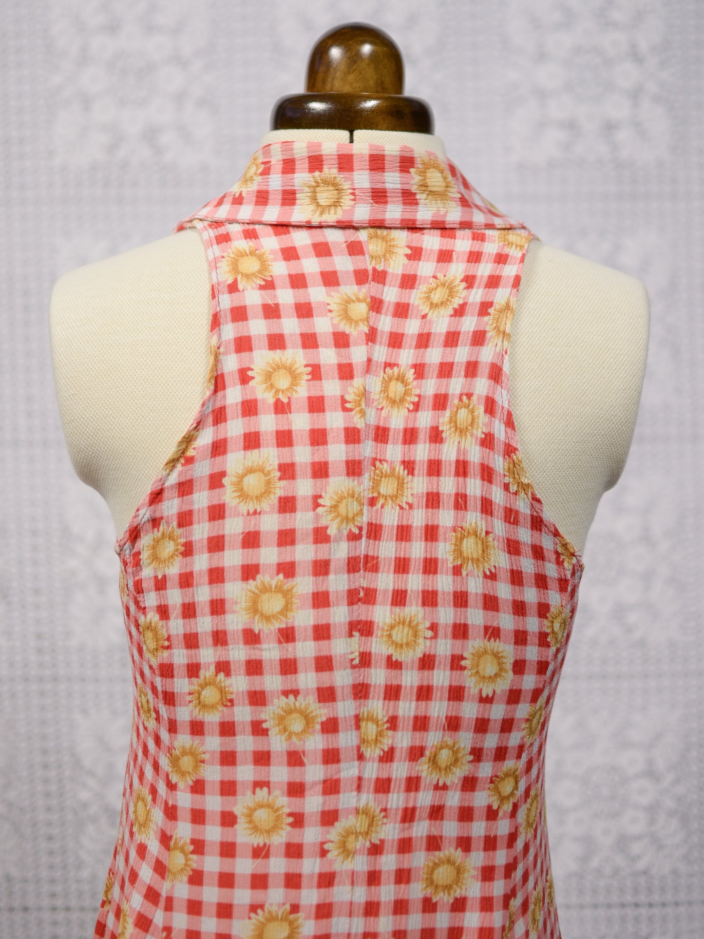 1990s red and white gingham daisy print collared sleeveless mini dress