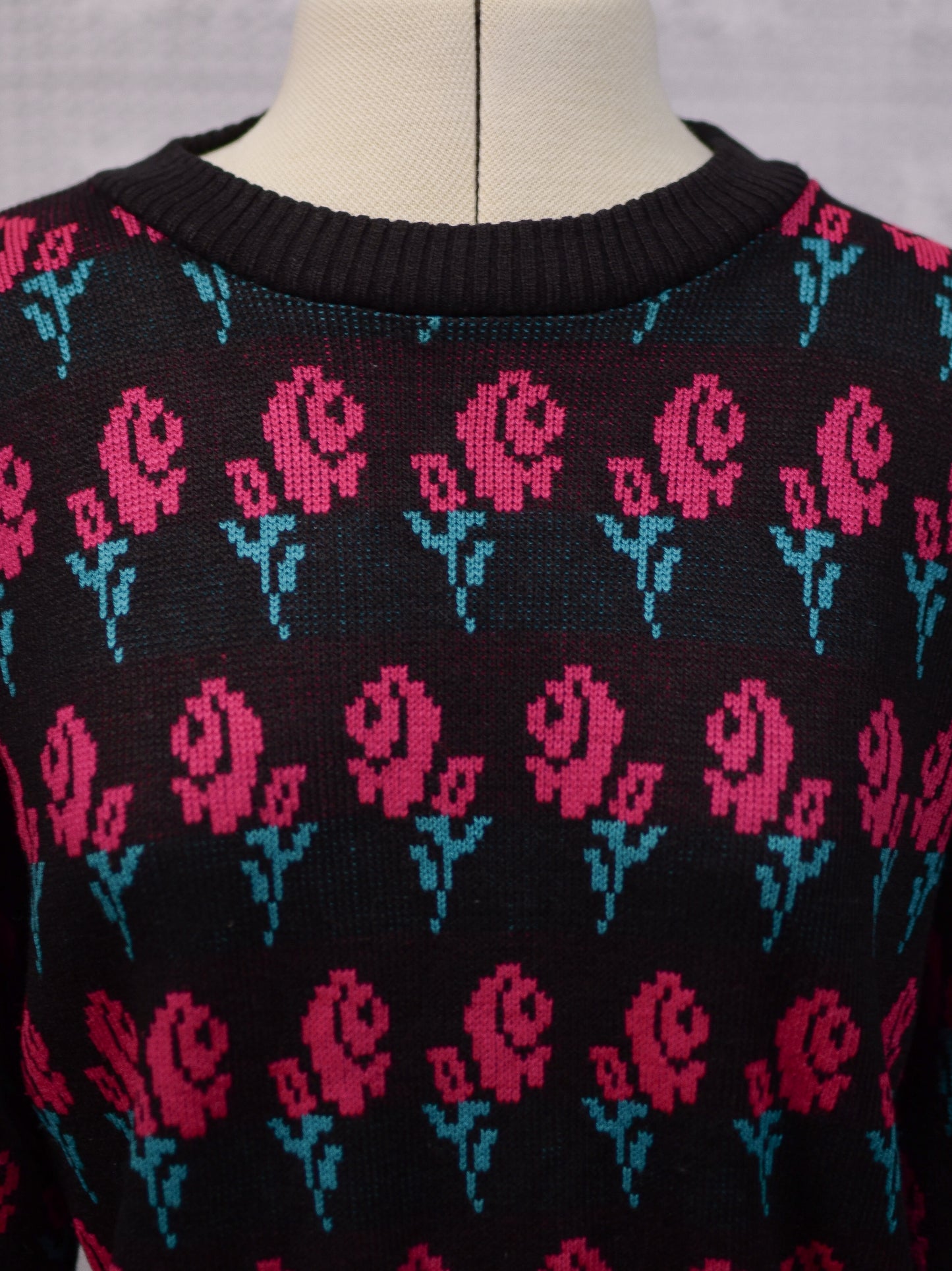 1980s black, hot pink and green rose print 3/4 length sleeve jumper