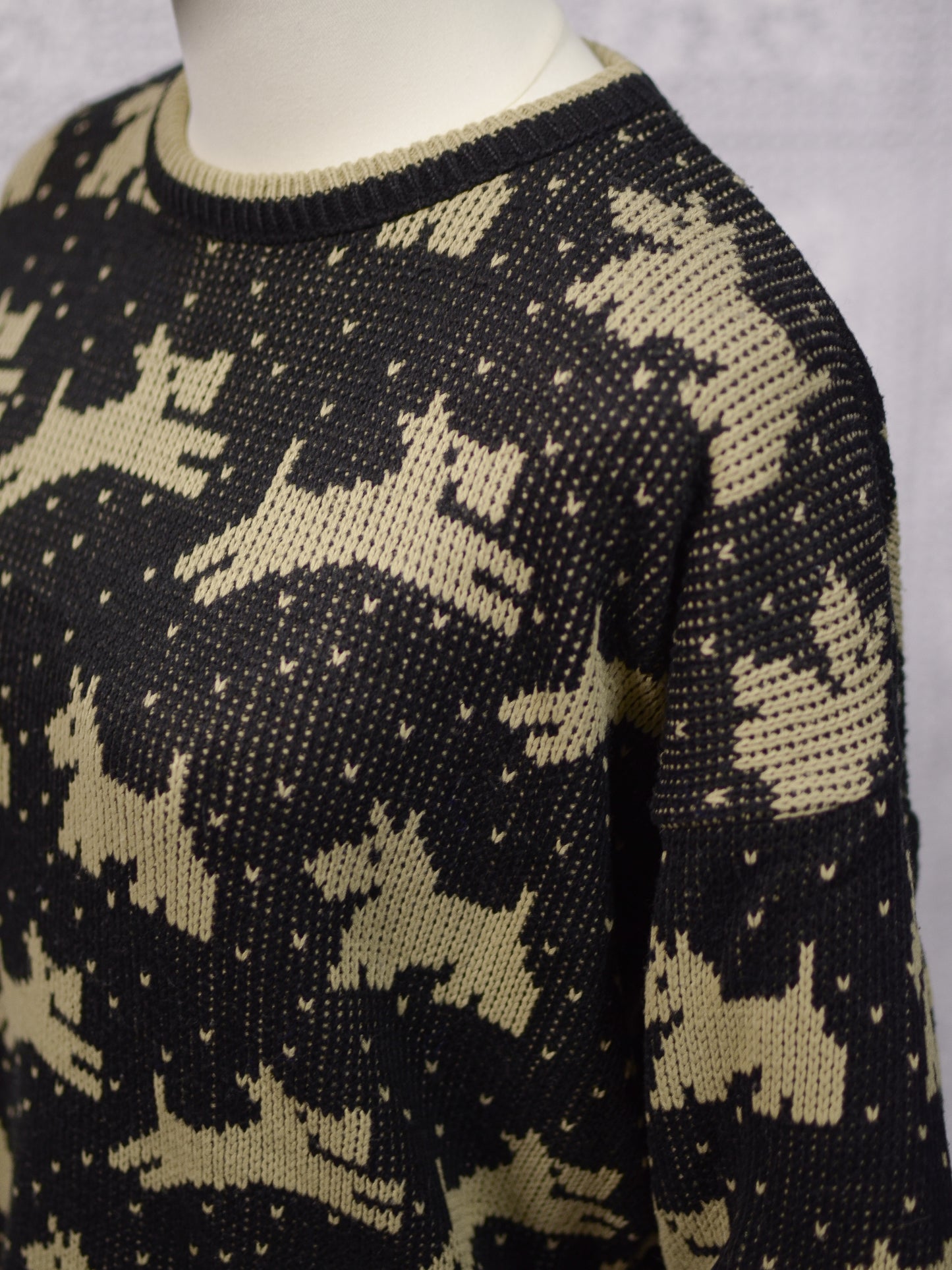 1980s black and brown scottie dog pattern novelty jumper