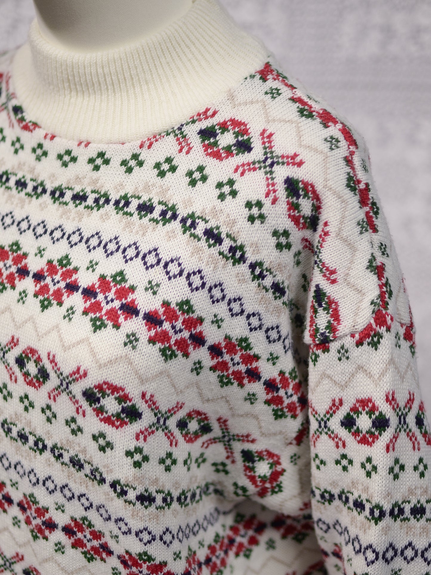 1990s C&A cream, red and green nordic pattern festive jumper