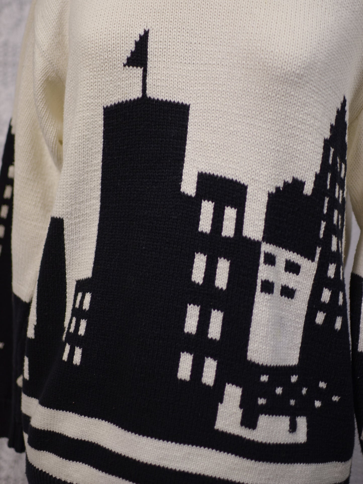 1980s Liz Claiborne black and white skyscraper pattern colour block cotton jumper