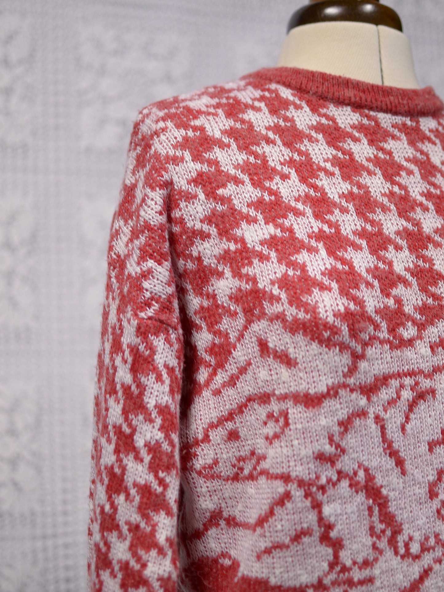 1980s red and white houndstooth pattern polar bear jumper