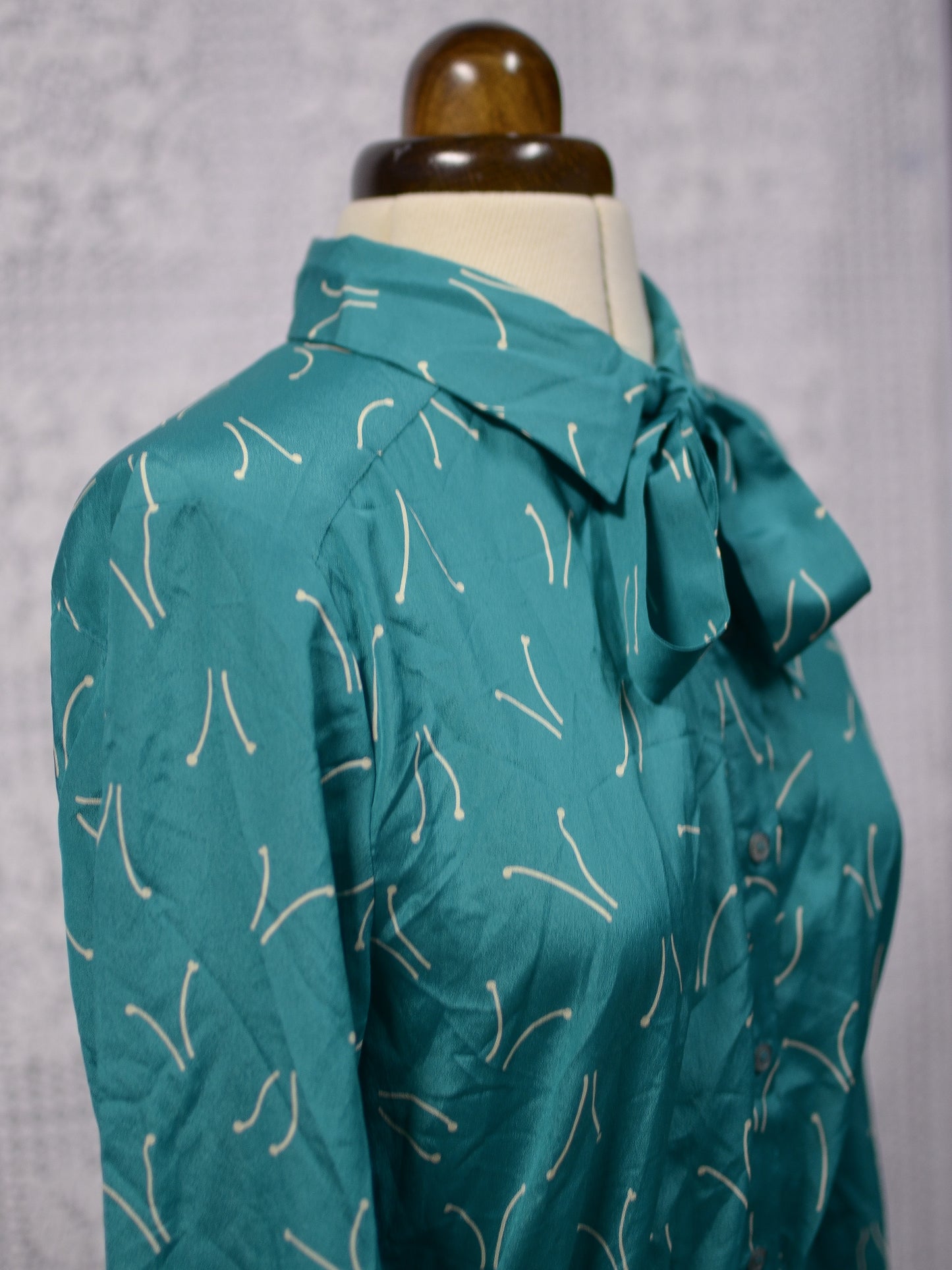 1970s turquoise green and white patterned shirt midi dress with matching bow tie and belt