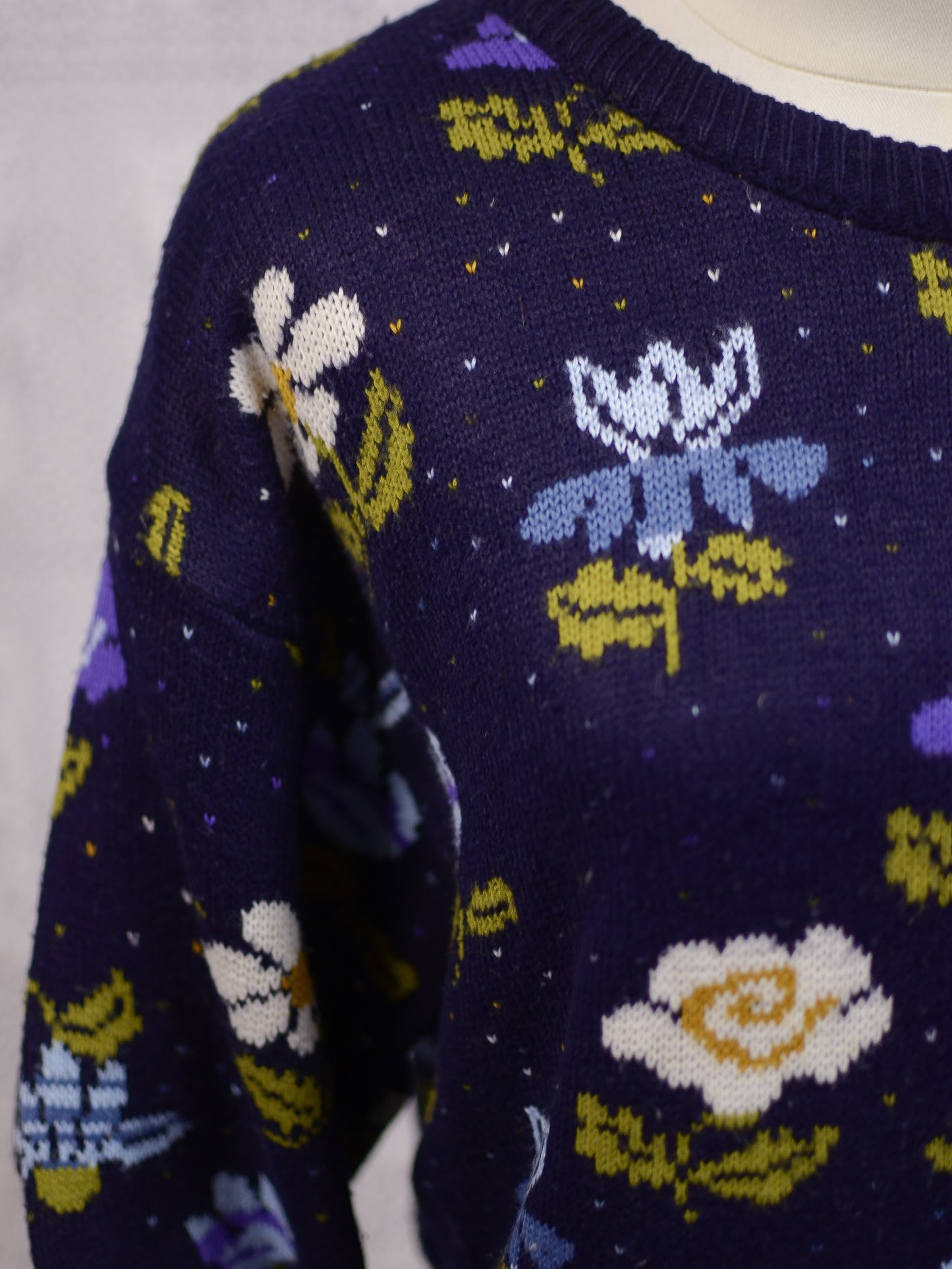 1980s navy blue, purple and white floral pattern jumper