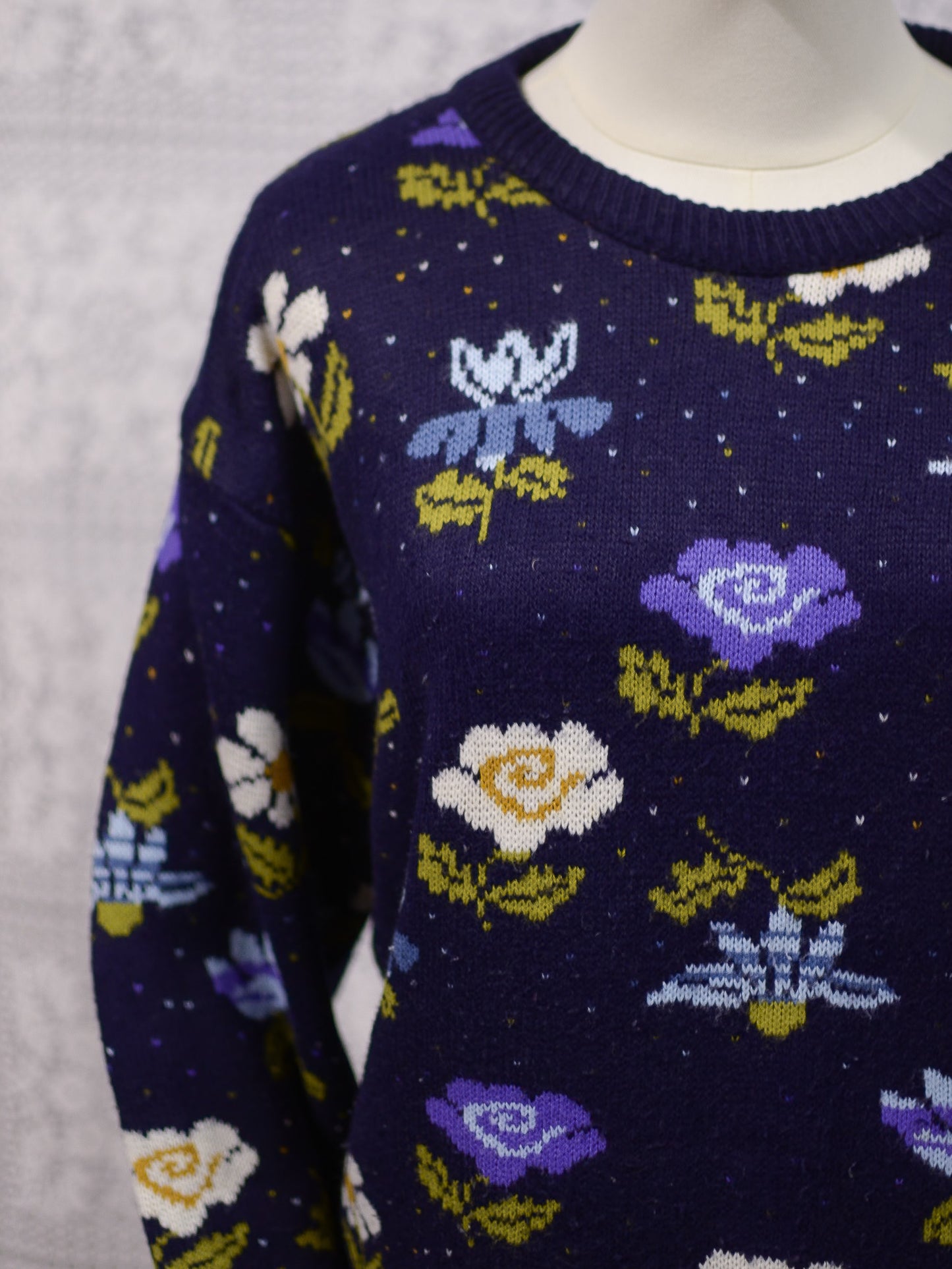 1980s navy blue, purple and white floral pattern jumper