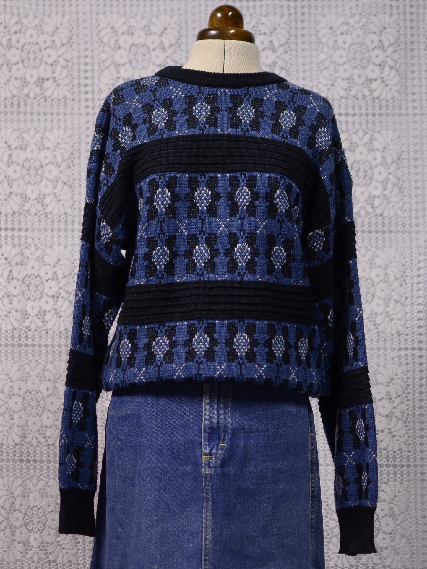 1980s blue and black geometric floral pattern jumper