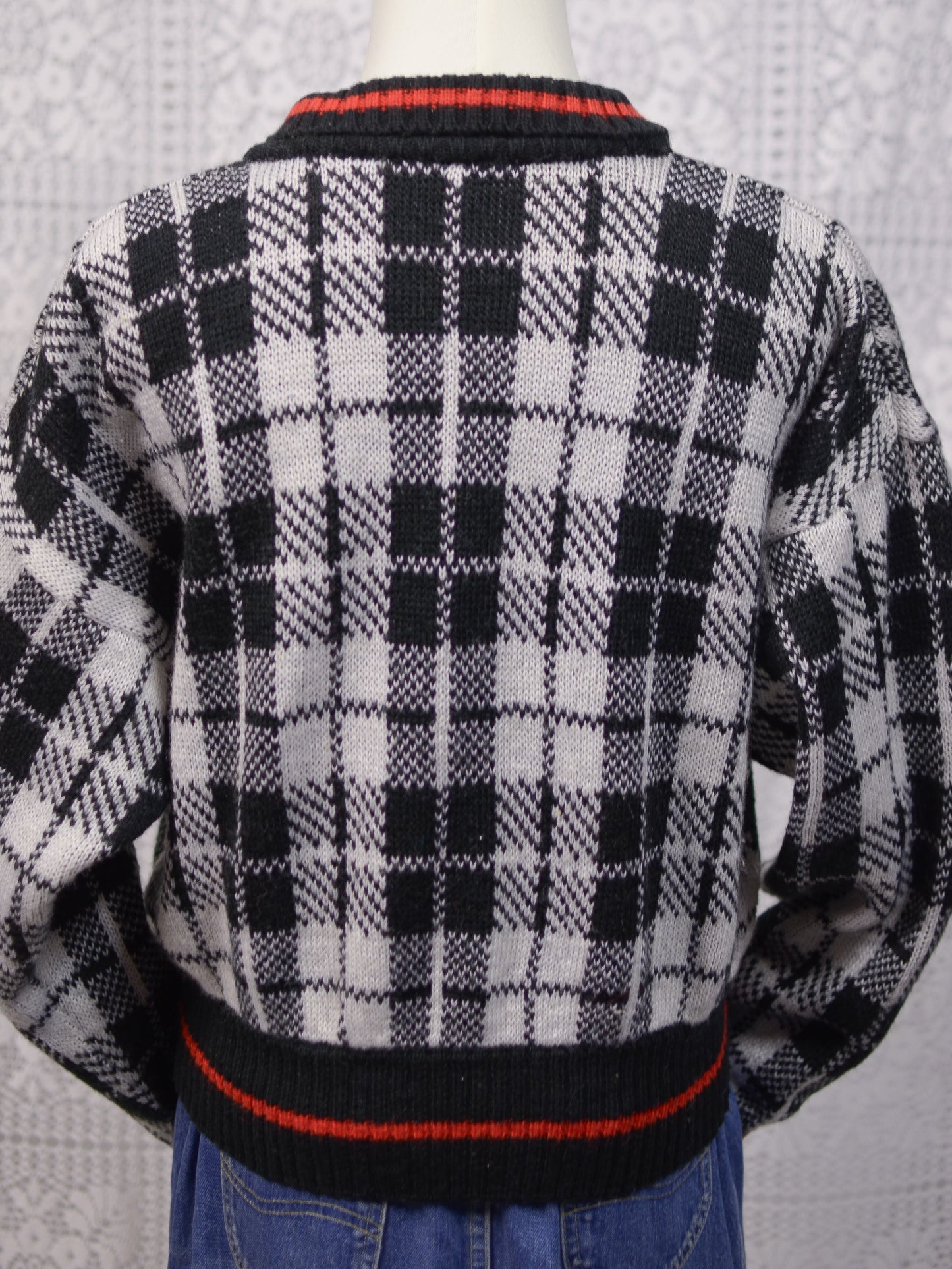 Y2K Liz Claiborne black, white and red tartan cropped collared jumper
