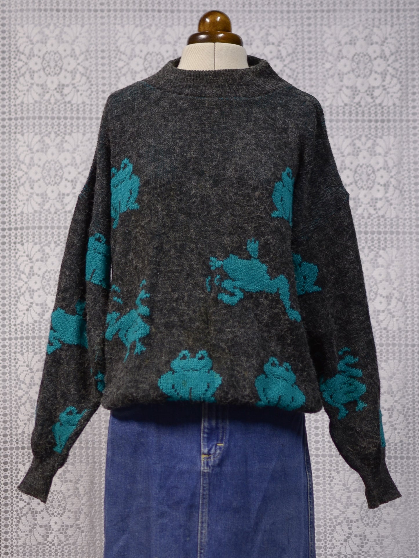 1980s Etam grey and green frog pattern slouchy jumper