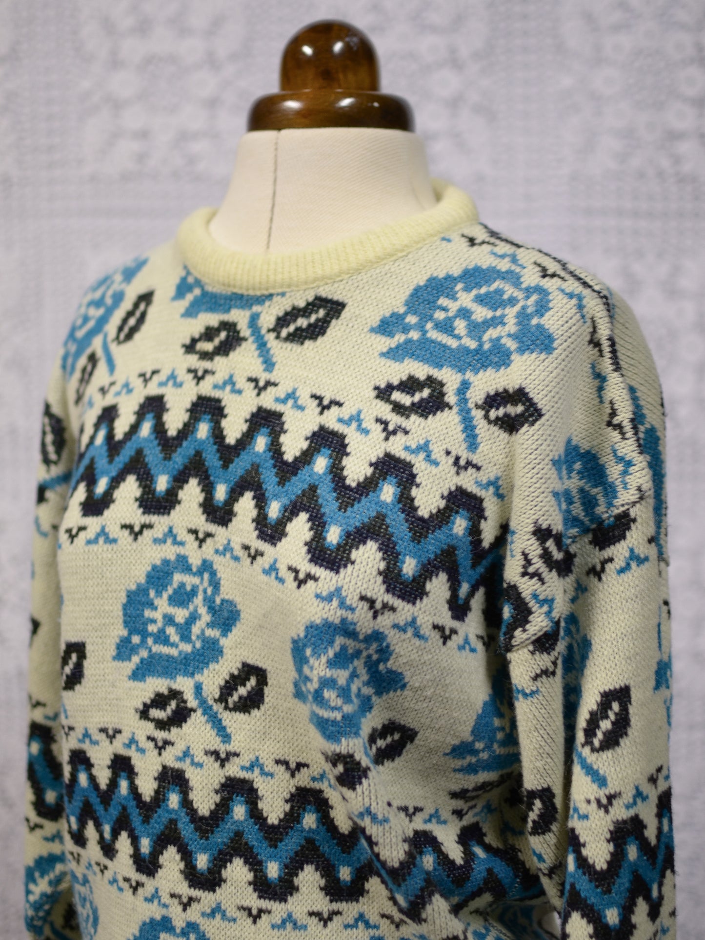 1980s cream, teal and black rose pattern zigzag jumper