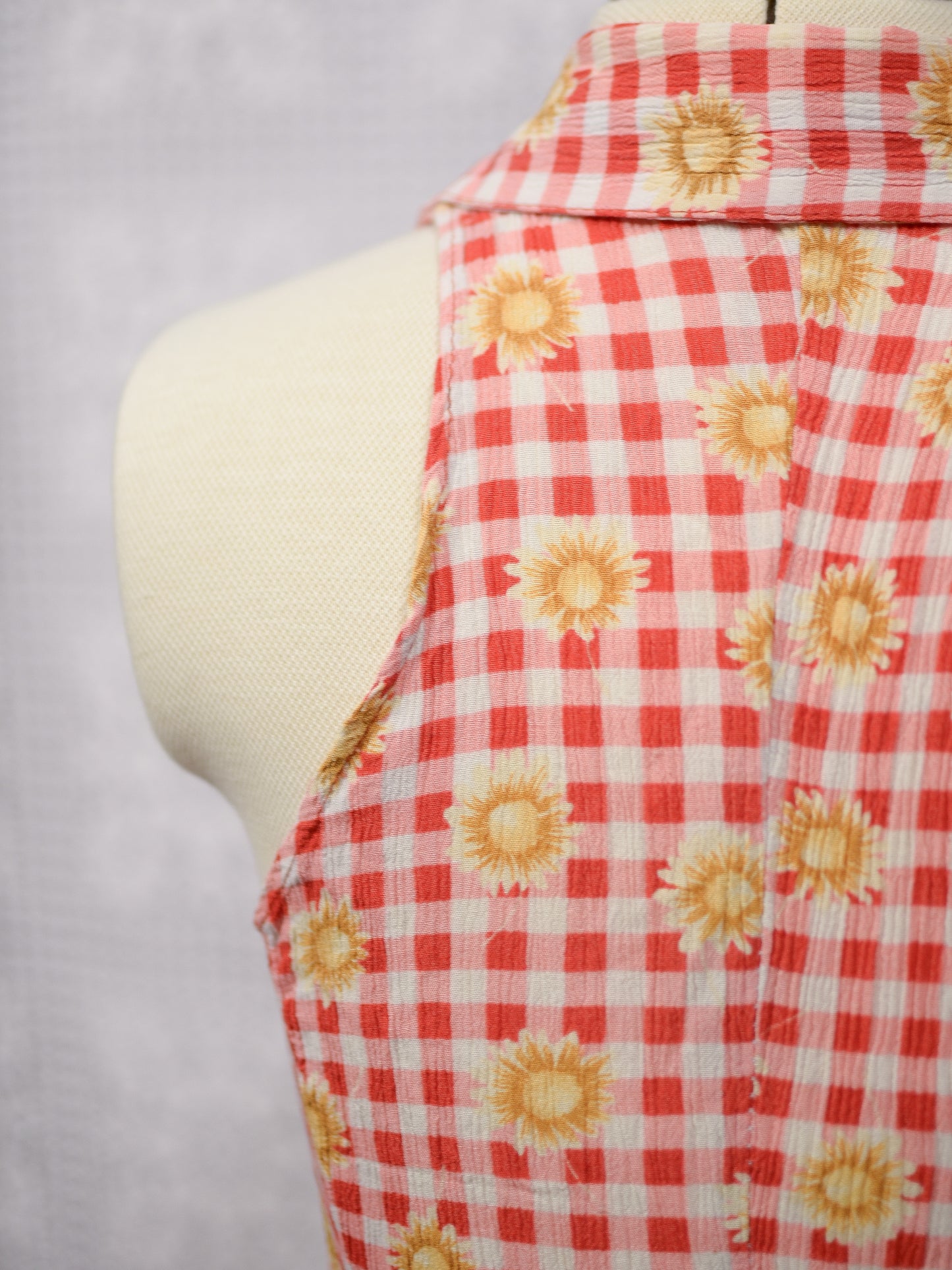 1990s red and white gingham daisy print collared sleeveless mini dress