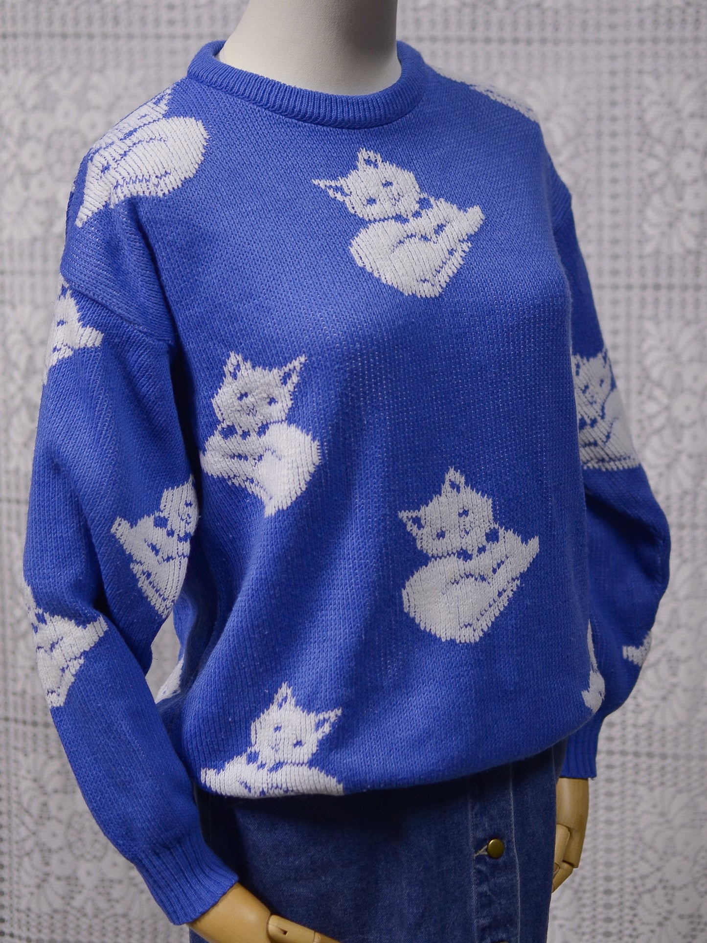 1980s blue and white cat jumper