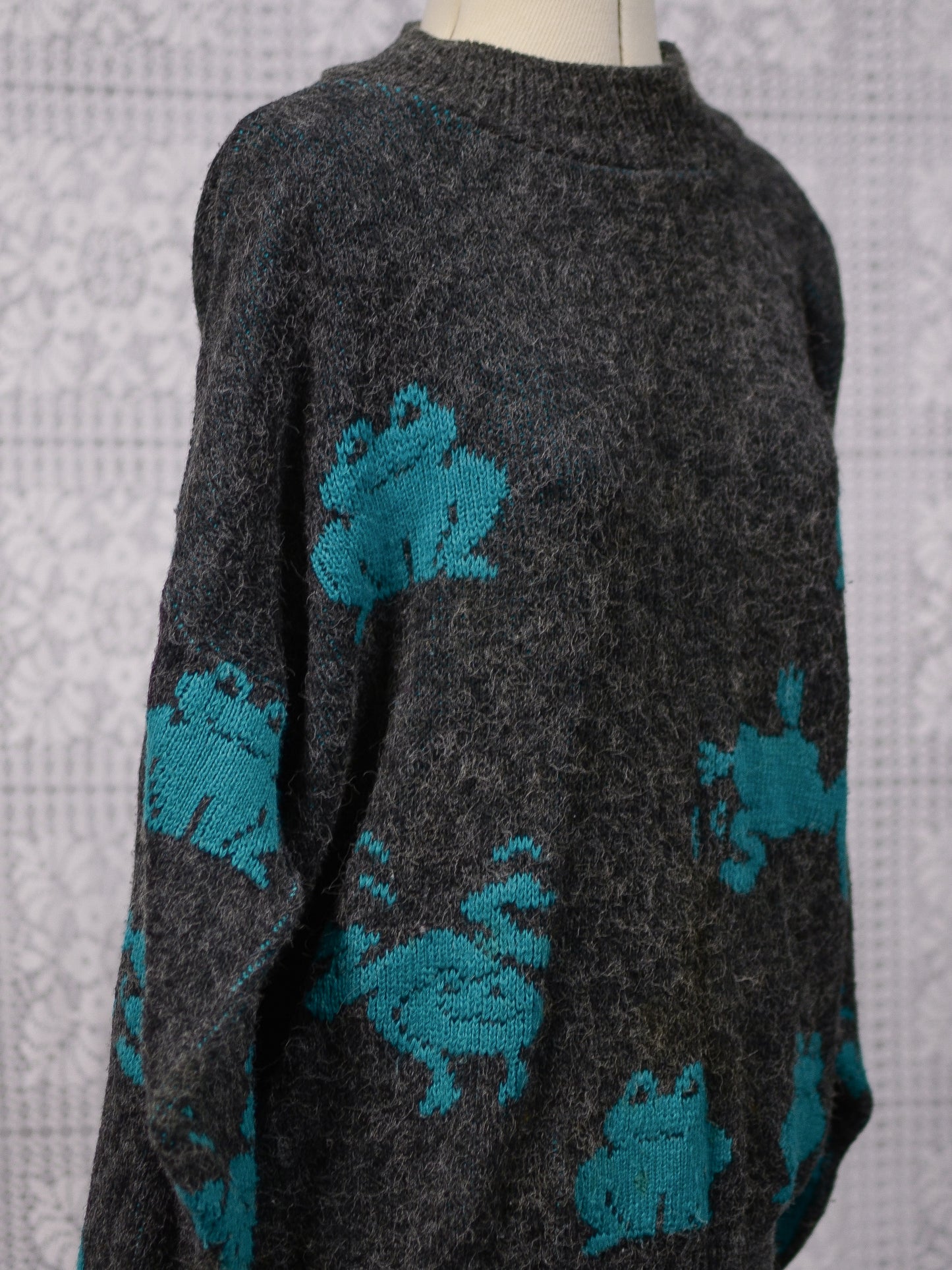 1980s Etam grey and green frog pattern slouchy jumper