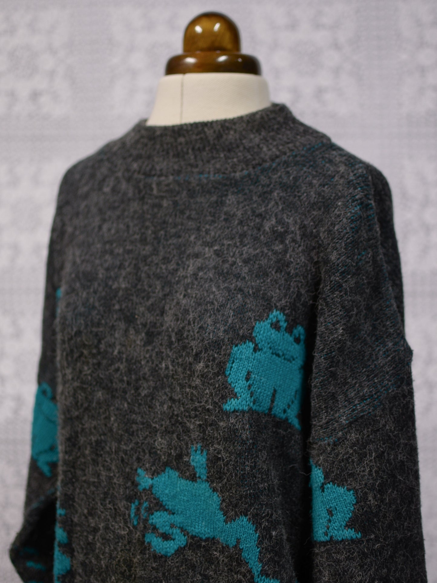 1980s Etam grey and green frog pattern slouchy jumper