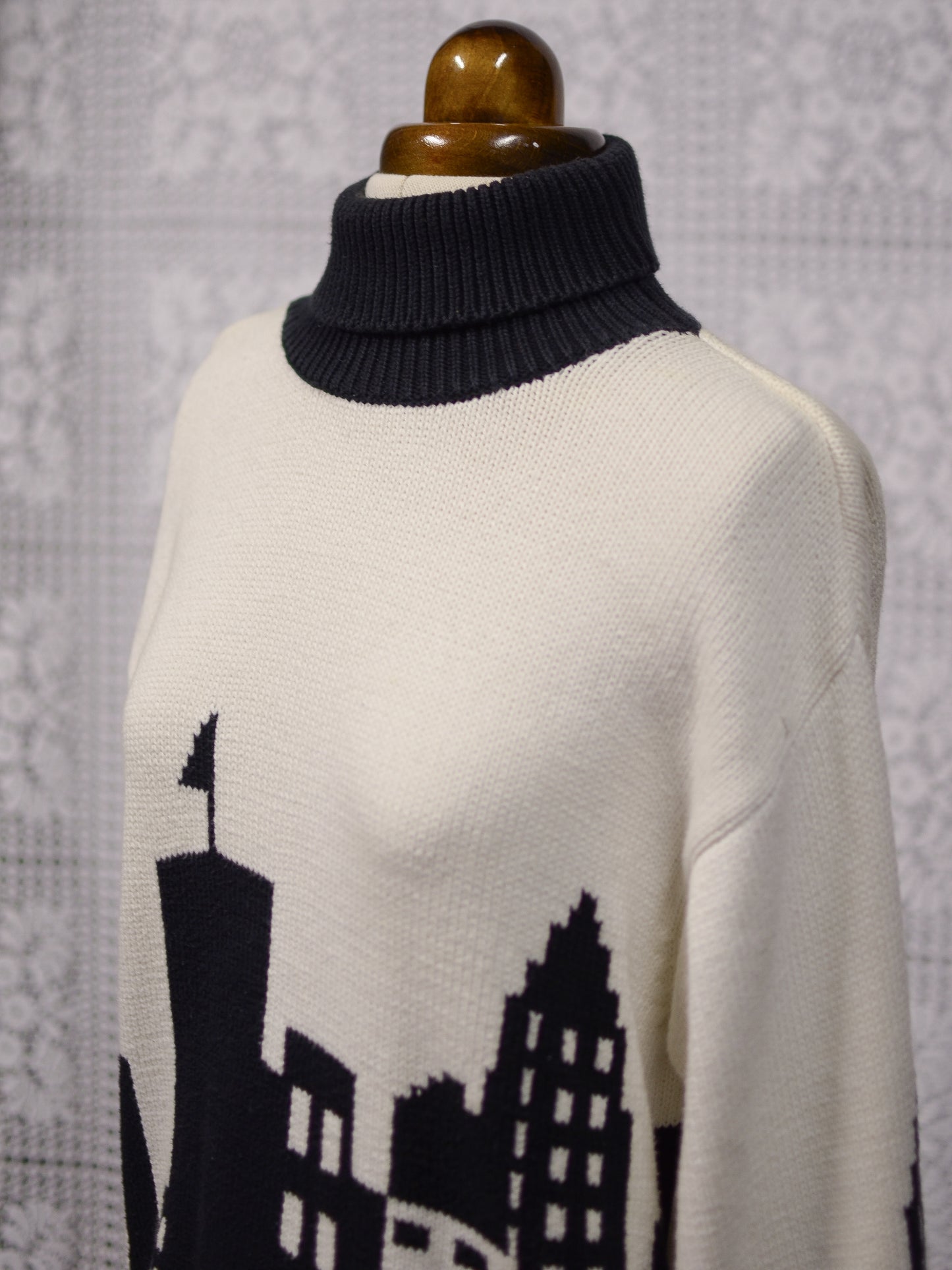 1980s Liz Claiborne black and white skyscraper pattern colour block cotton jumper