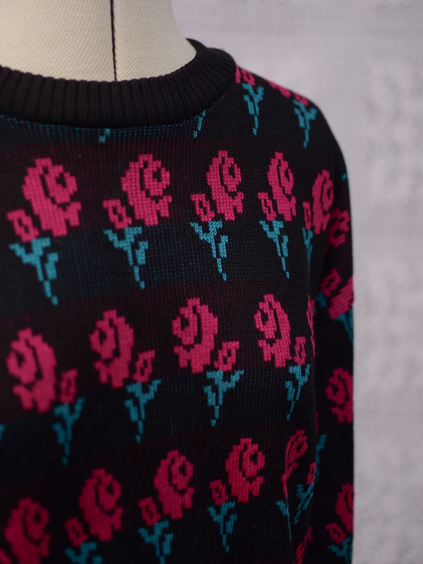 1980s black, hot pink and green rose print 3/4 length sleeve jumper