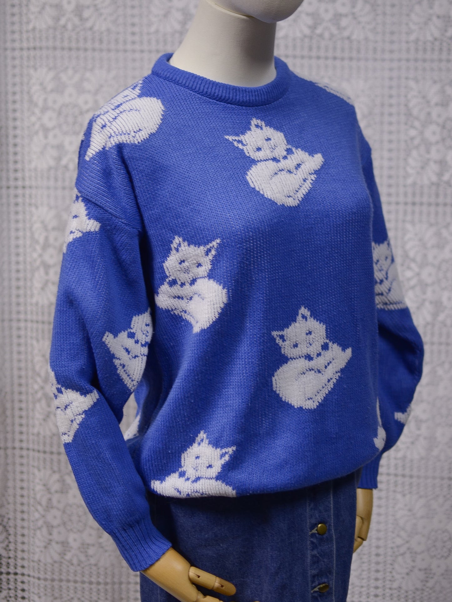 1980s blue and white cat jumper