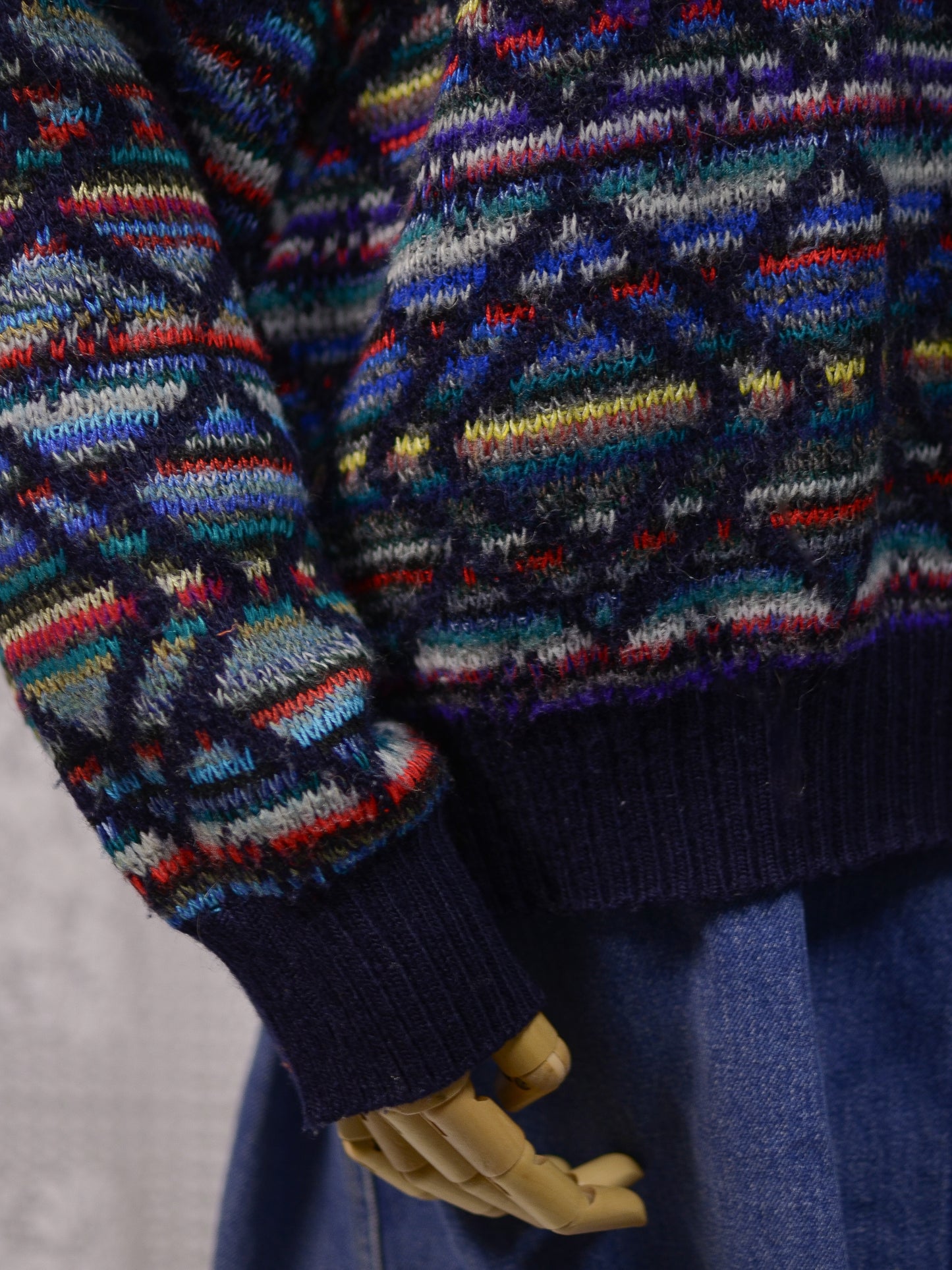 1990s Italian navy blue rainbow geometric pattern jumper