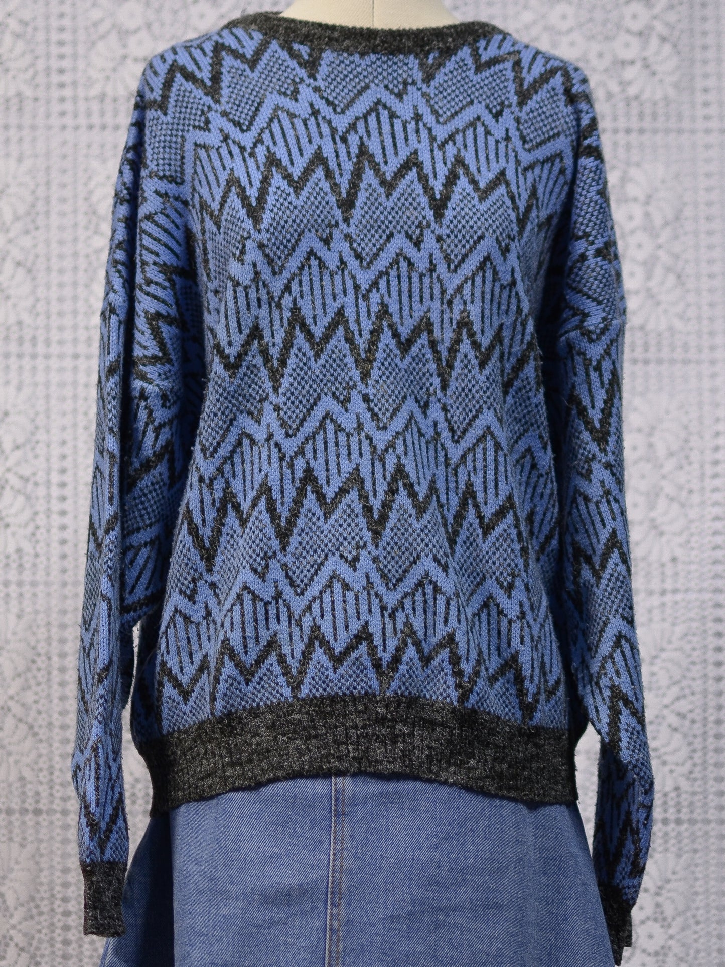 1990s blue and grey zigzag grunge grandad jumper