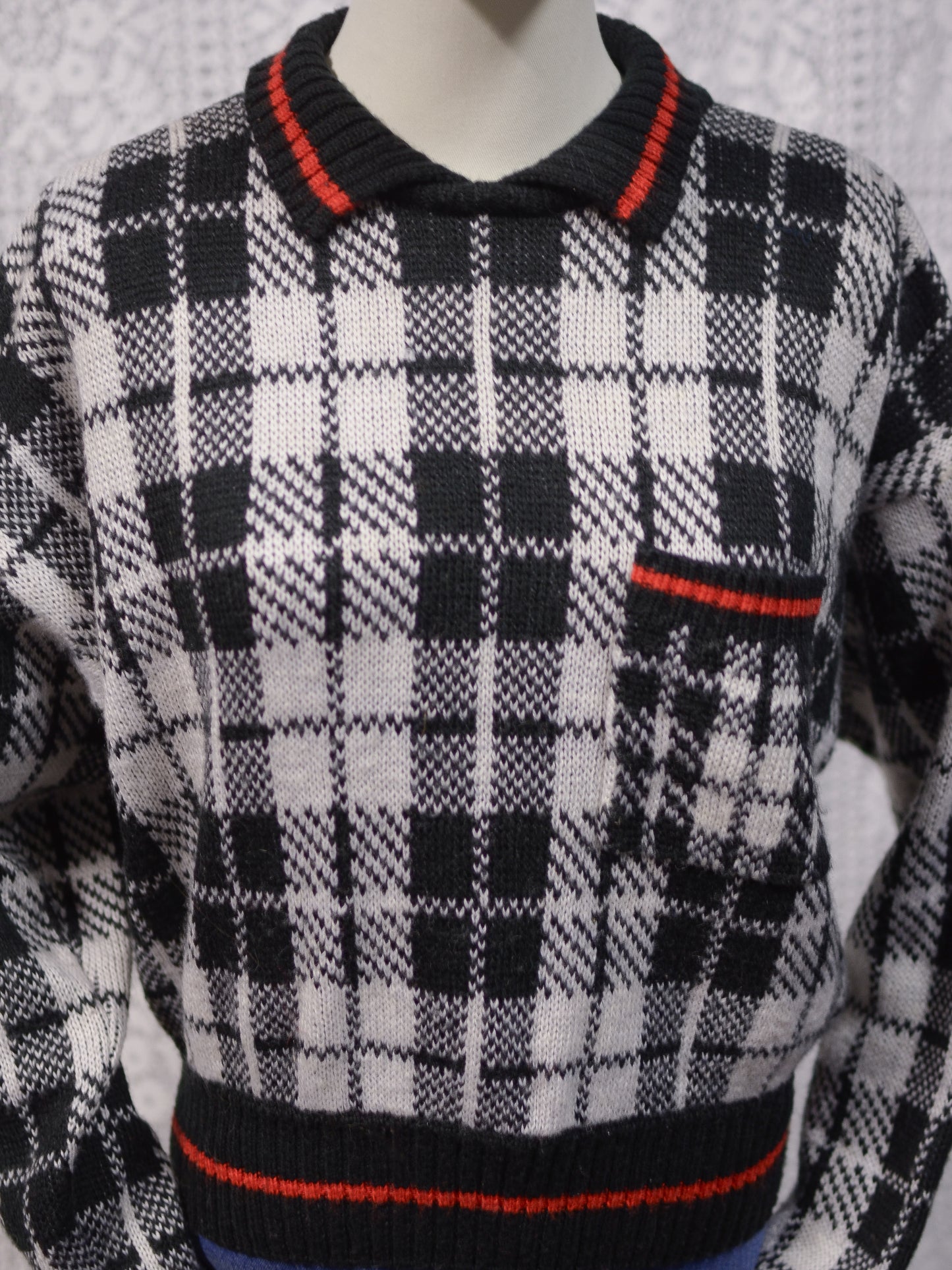 Y2K Liz Claiborne black, white and red tartan cropped collared jumper
