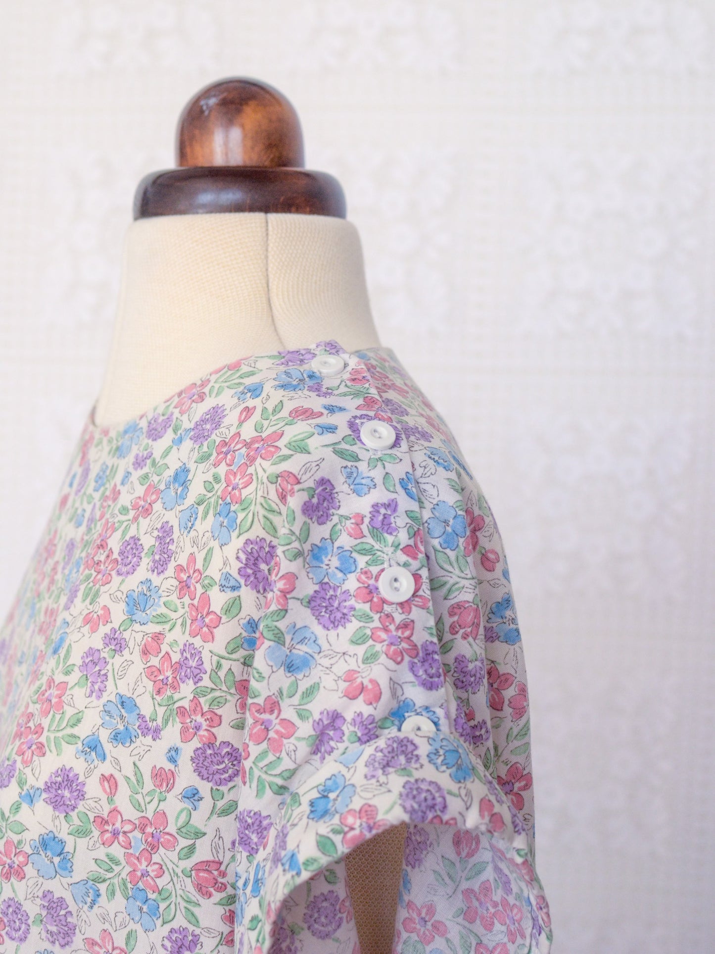 1980s C&A white, pink and blue floral smock dress