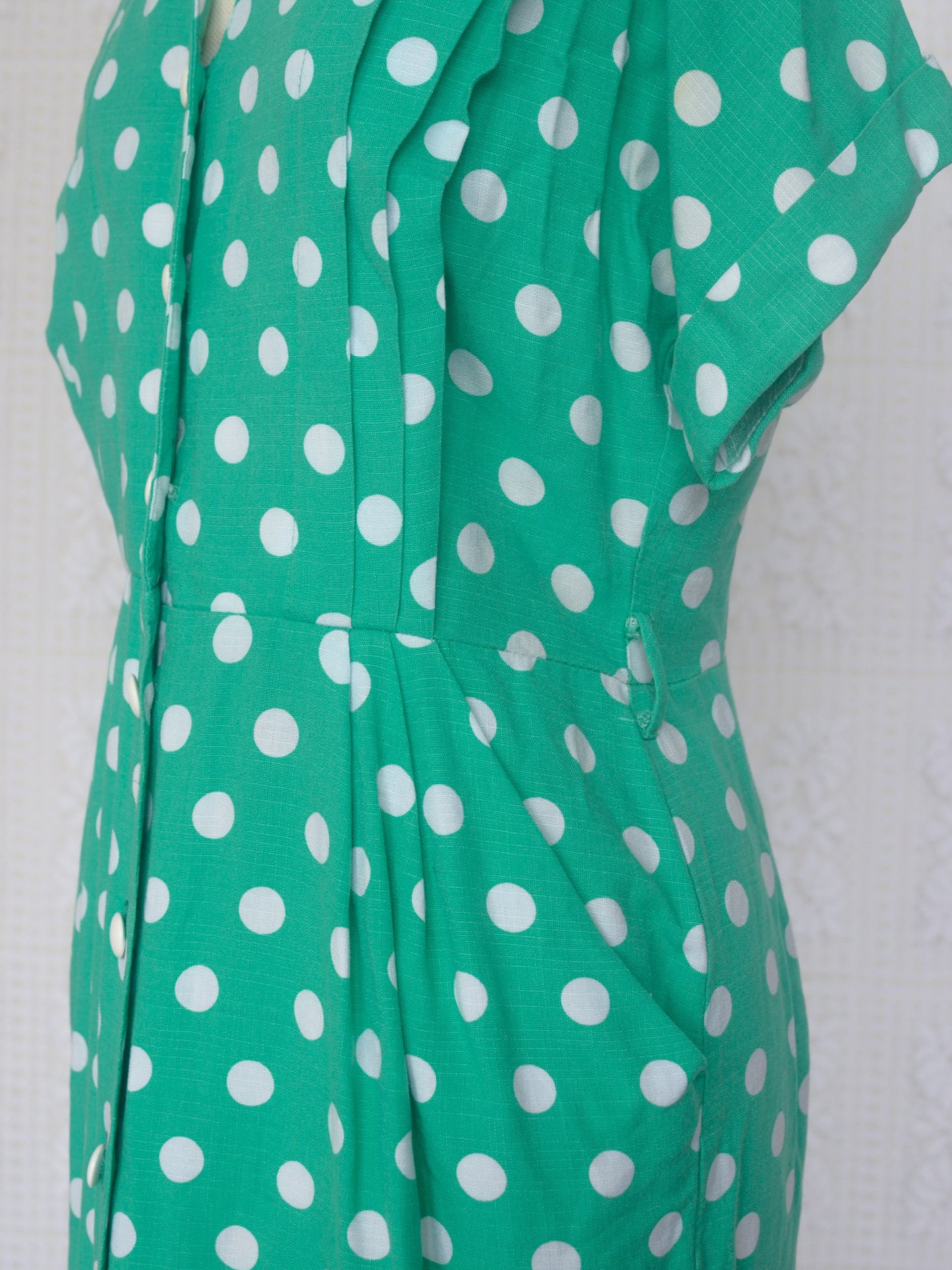 1980s green and white polkadot short sleeve wiggle dress