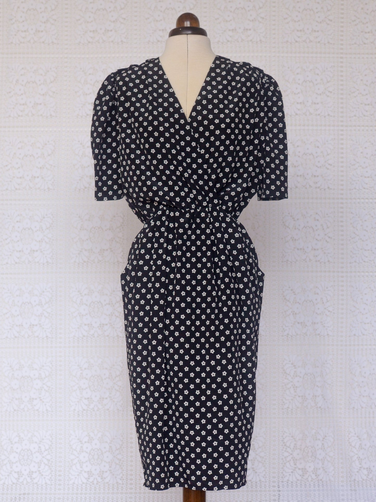 1980s C&A black and white daisy floral pattern pencil skirt dress