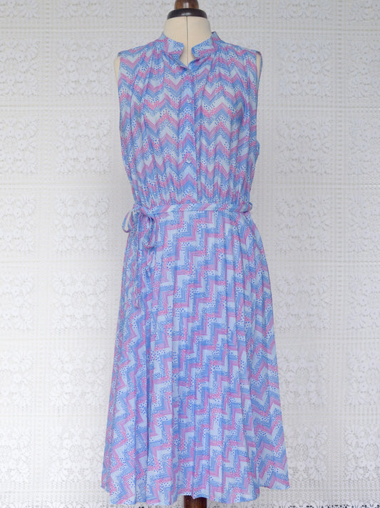 1970s C&A pink, blue and purple zigzag sleeveless midi dress