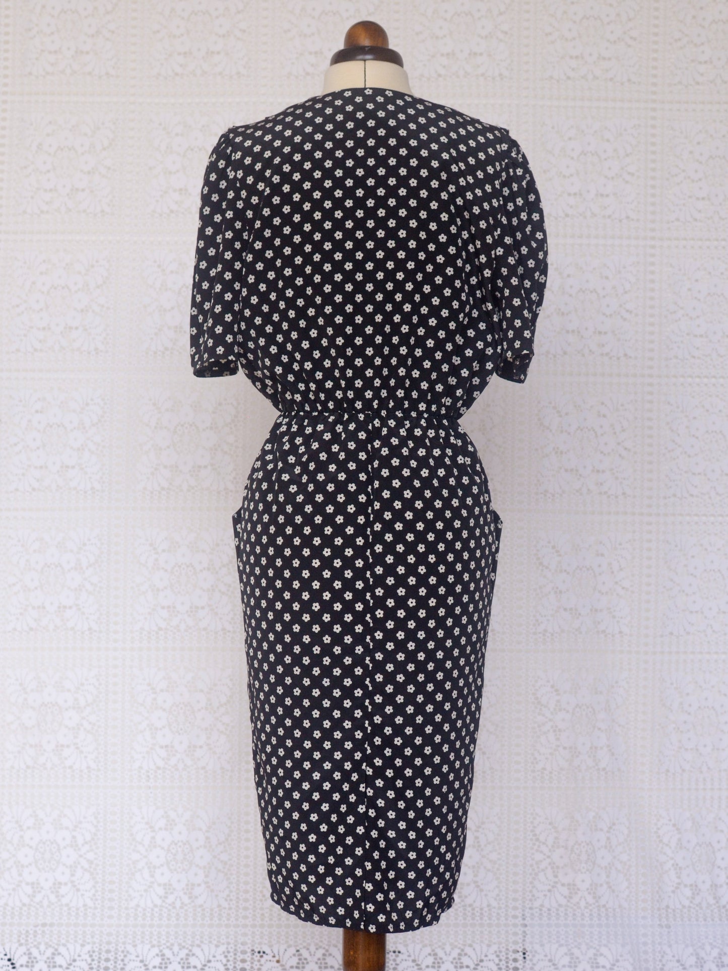 1980s C&A black and white daisy floral pattern pencil skirt dress